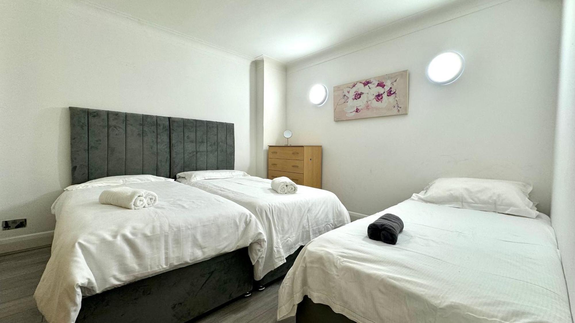 2 Bedroom Hosted By Amer * London