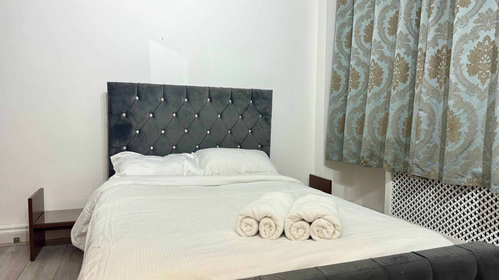 2 Bedroom Hosted By Amer Apartment *