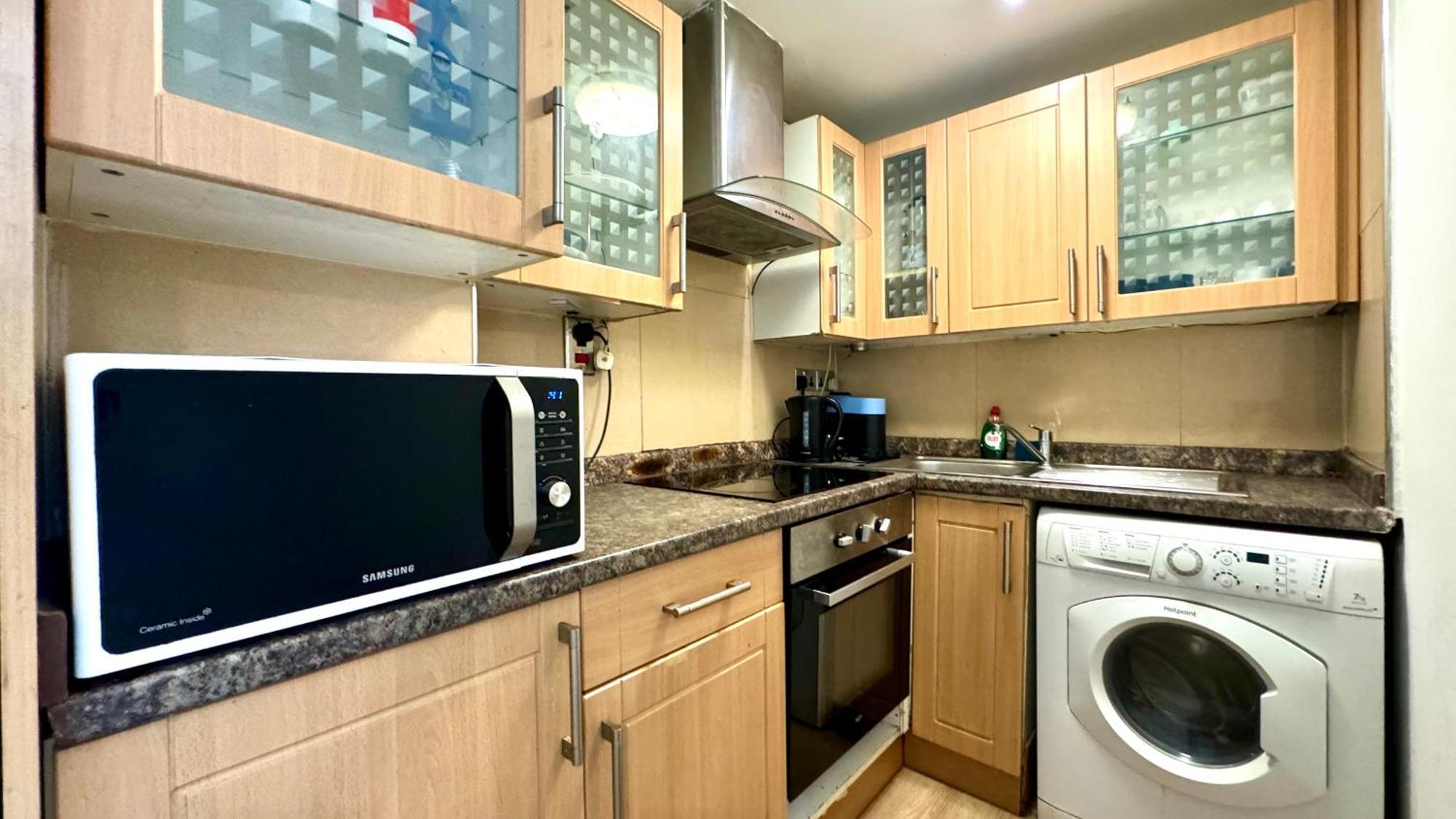 Apartment 2 Bedroom Hosted By Amer *