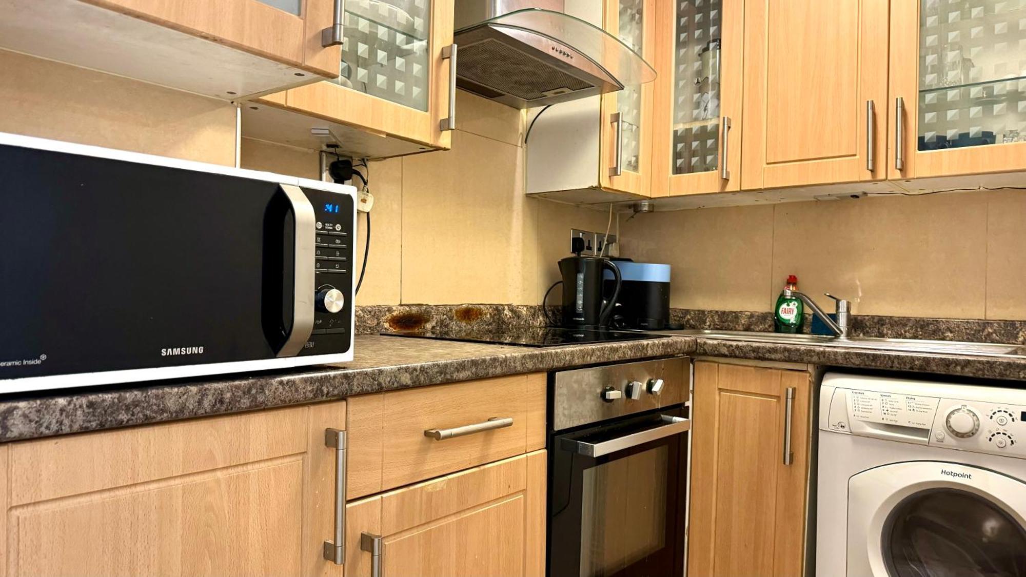 2 Bedroom Hosted By Amer * London