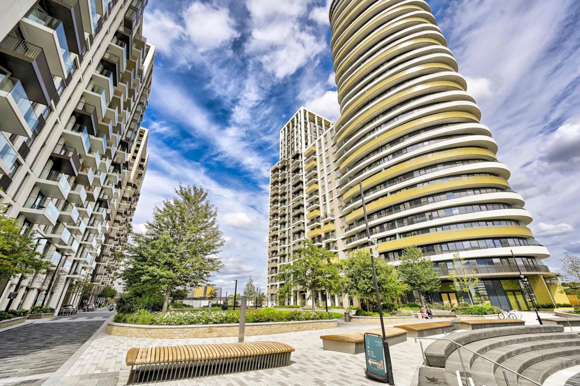 Apartment Executive -steps To Tube -quick Access To
