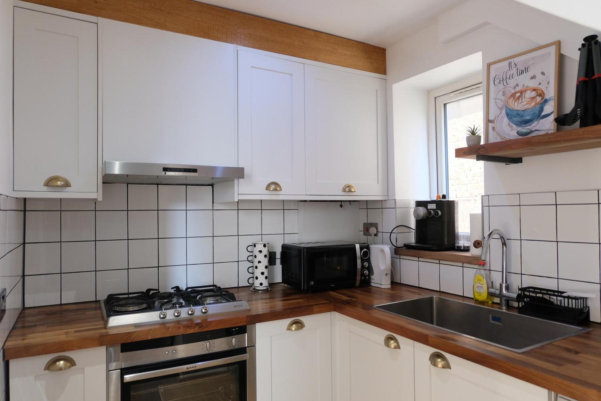 Amanah - 2 Bed Iconic Abbey Road Zone 2 Apartment *