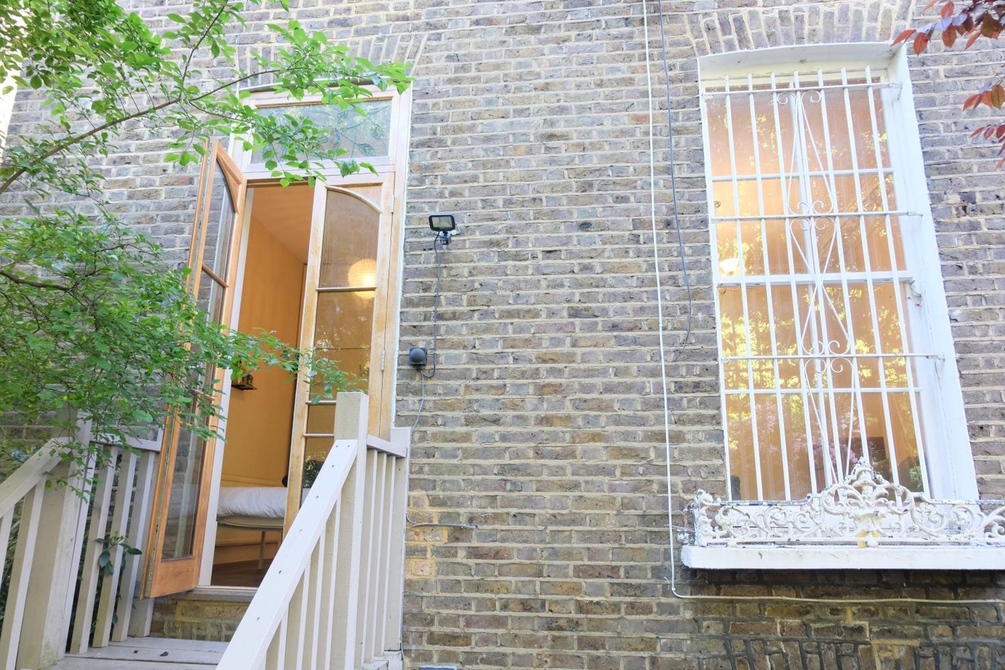Amanah - 2 Bed Iconic Abbey Road Zone 2 Apartment London