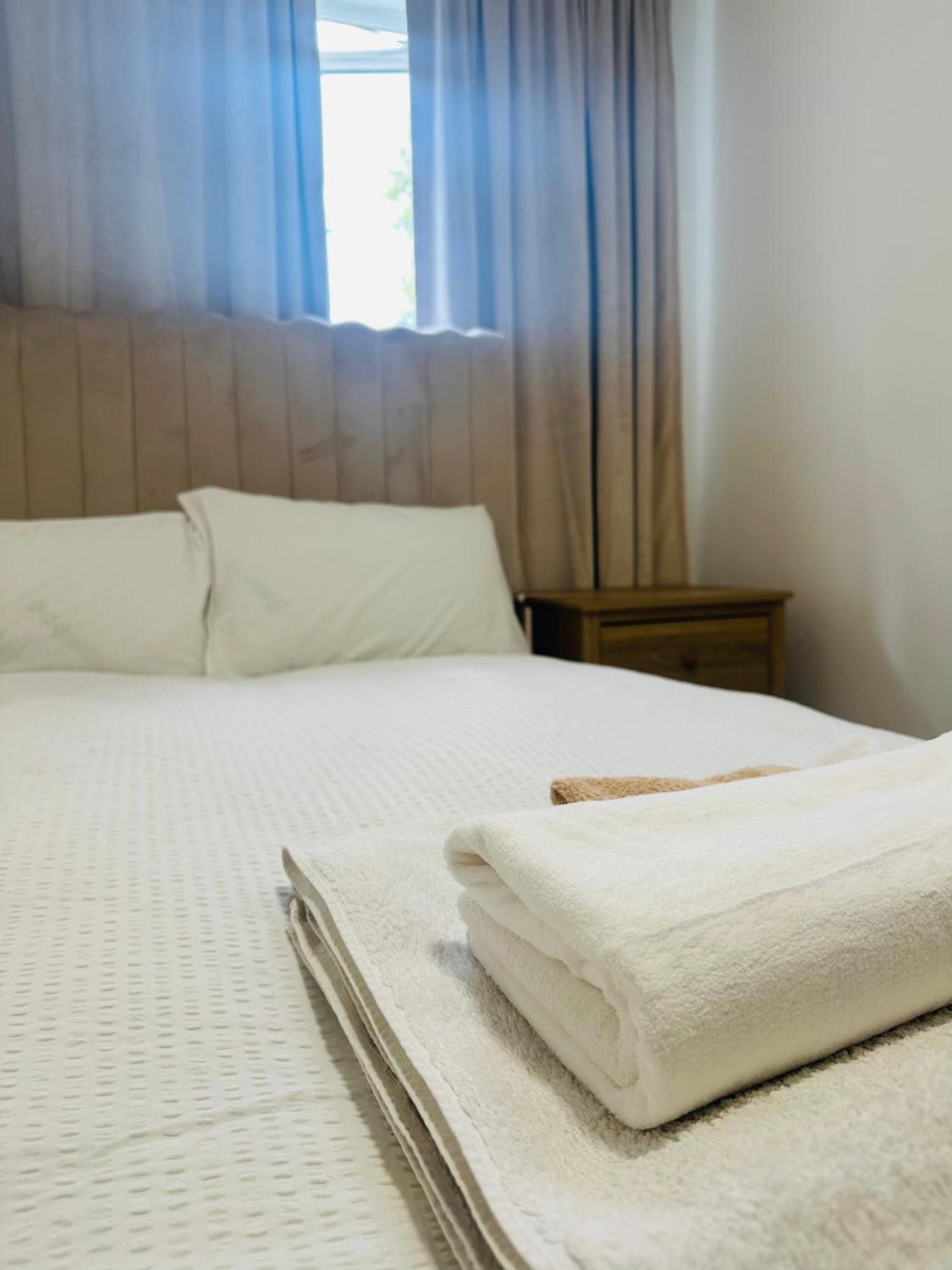 Entire 2-bedroom Flat Close To Hyde Park, Paddington Station, Bayswater And Queensway Station Apartamento Londres
