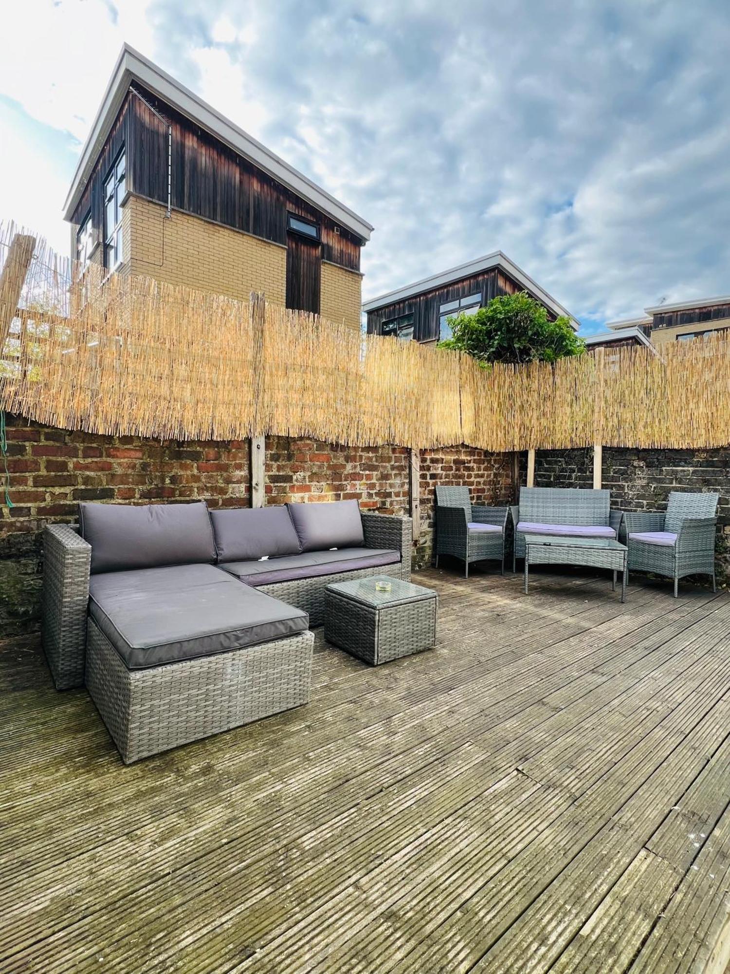 Stylish 2-bed Garden Flat, 5 Mins To Brixton Apartment *