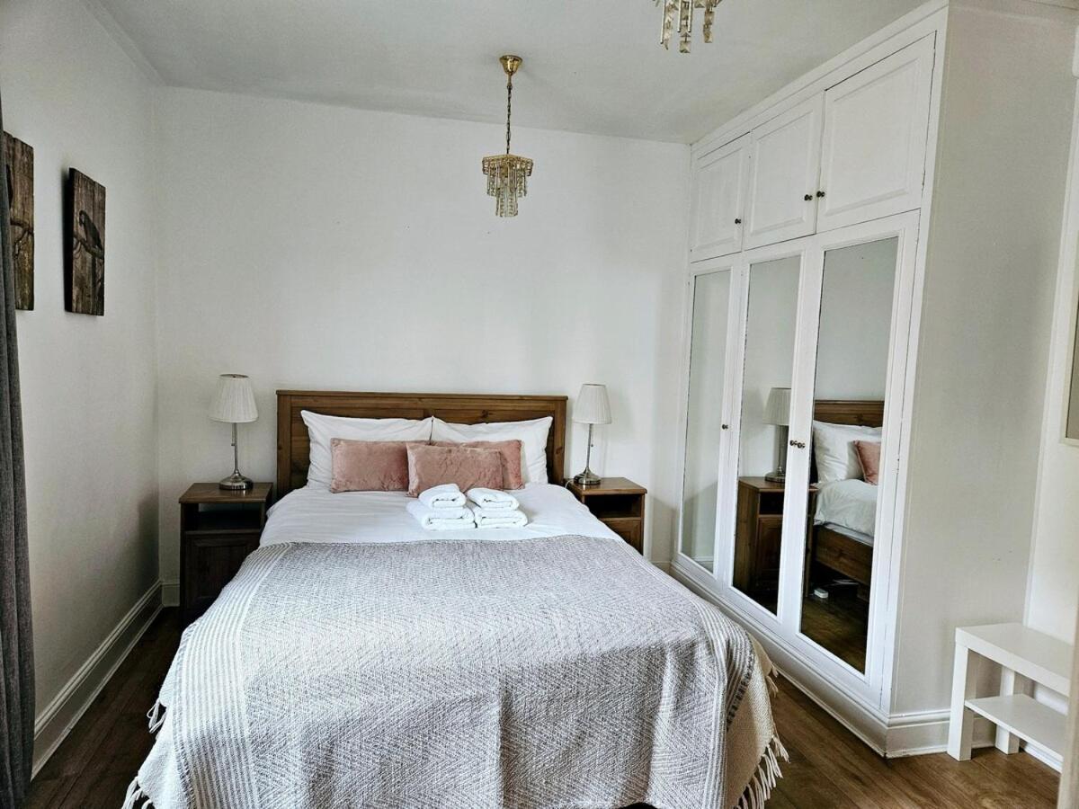 Apartment 1 Bedroom Near 3museums