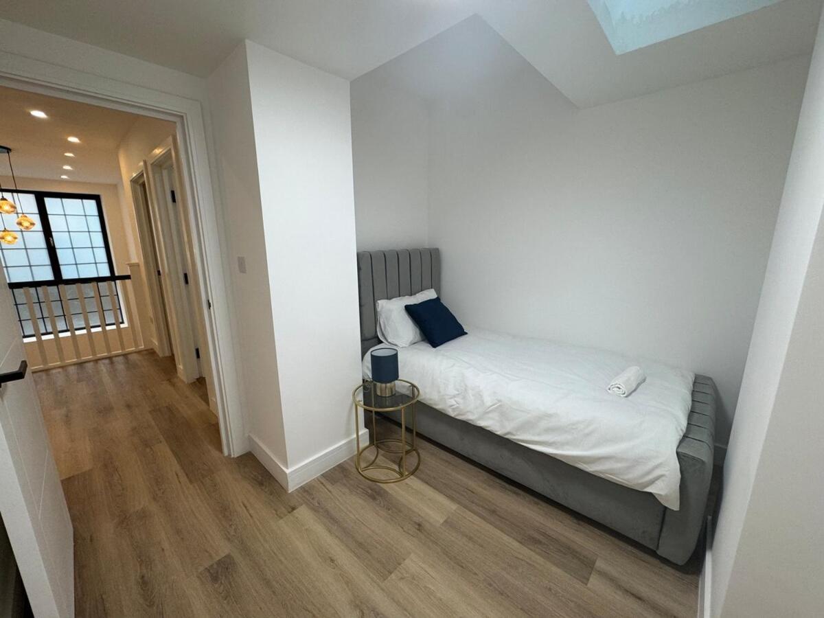 Cosy & Modern In Fulham *