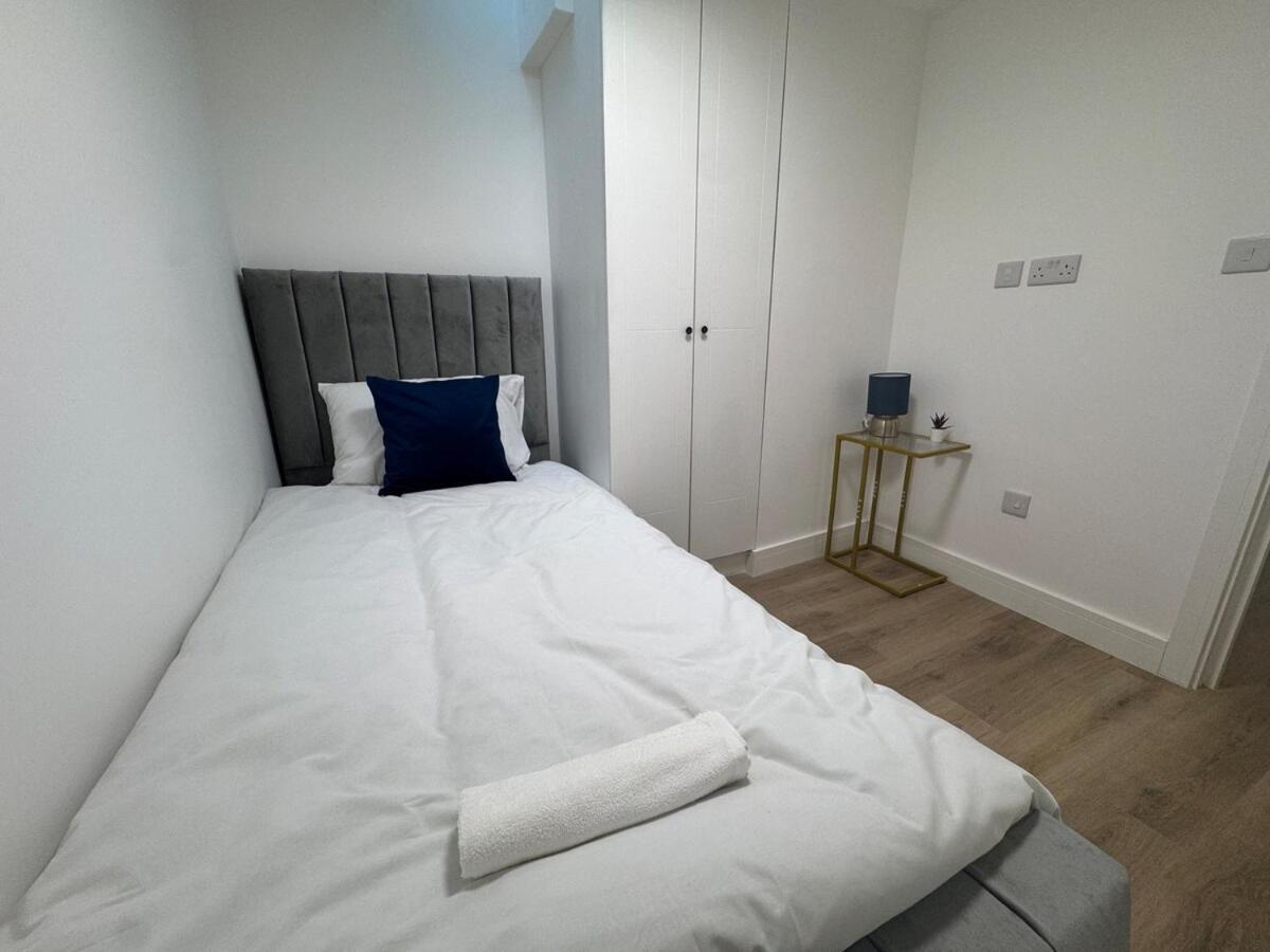 Cosy & Modern In Fulham Apartment *