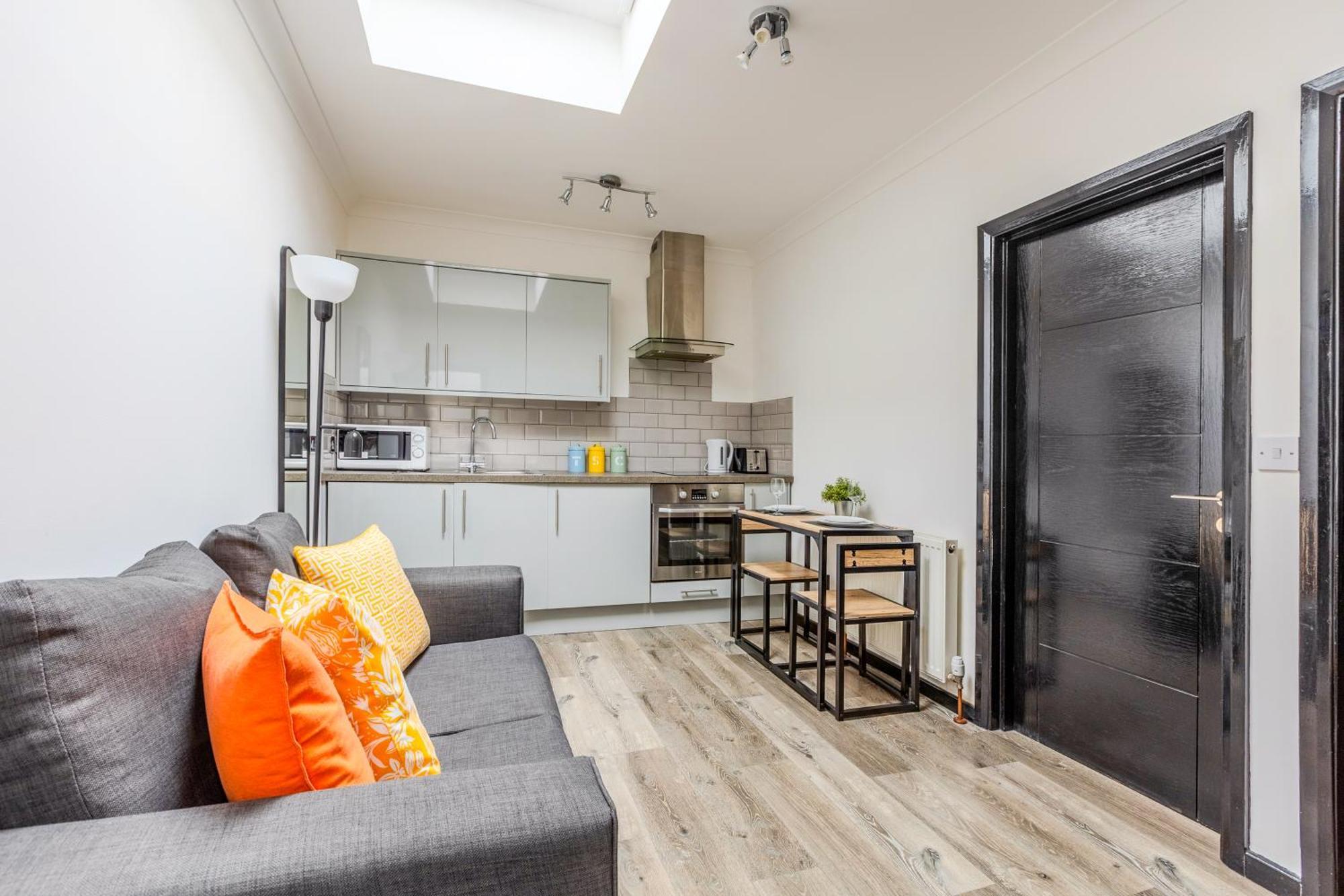 Langdon Apartments, Bouverie Place Apartment