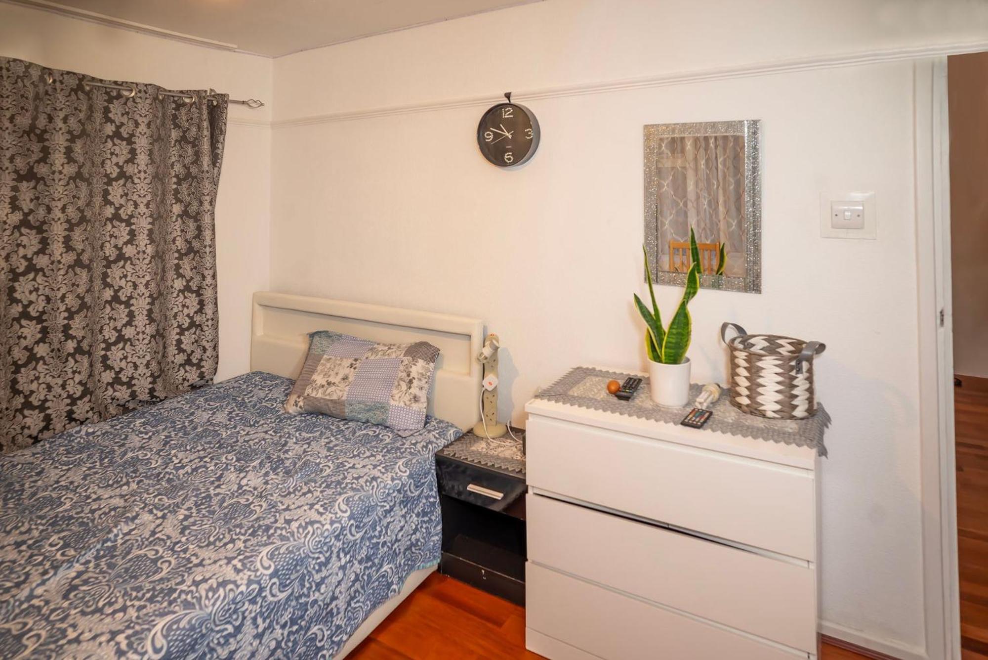 4 Bed Masonette With Garden Guest house *