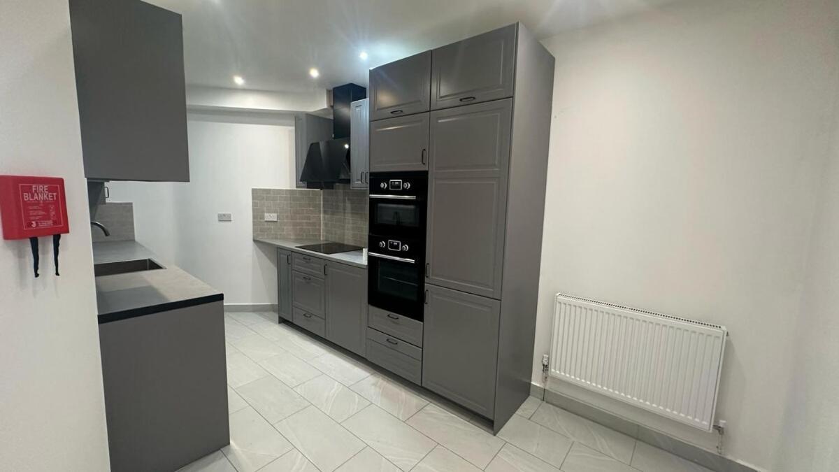 Bell Street 2 Bedroom Flat A *