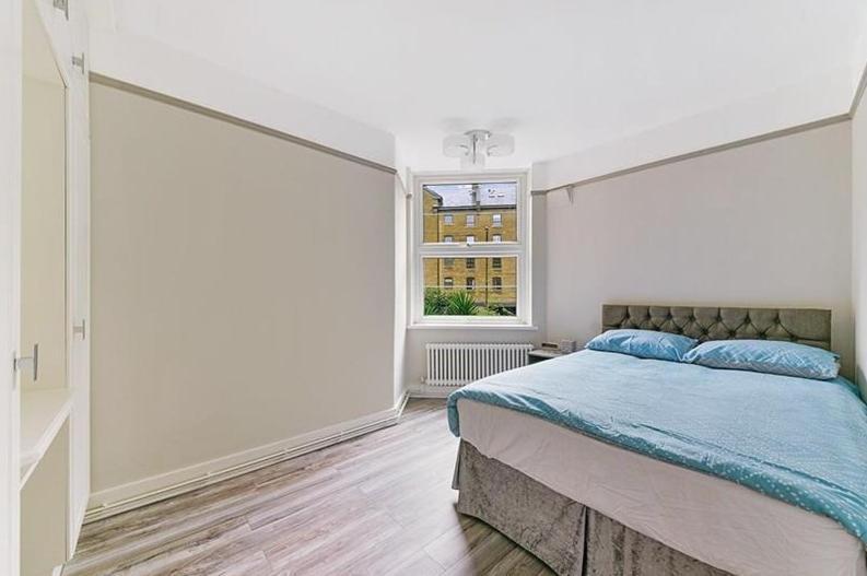 Tower Bridge St Katherines Docks 2 Bedroom Apartment