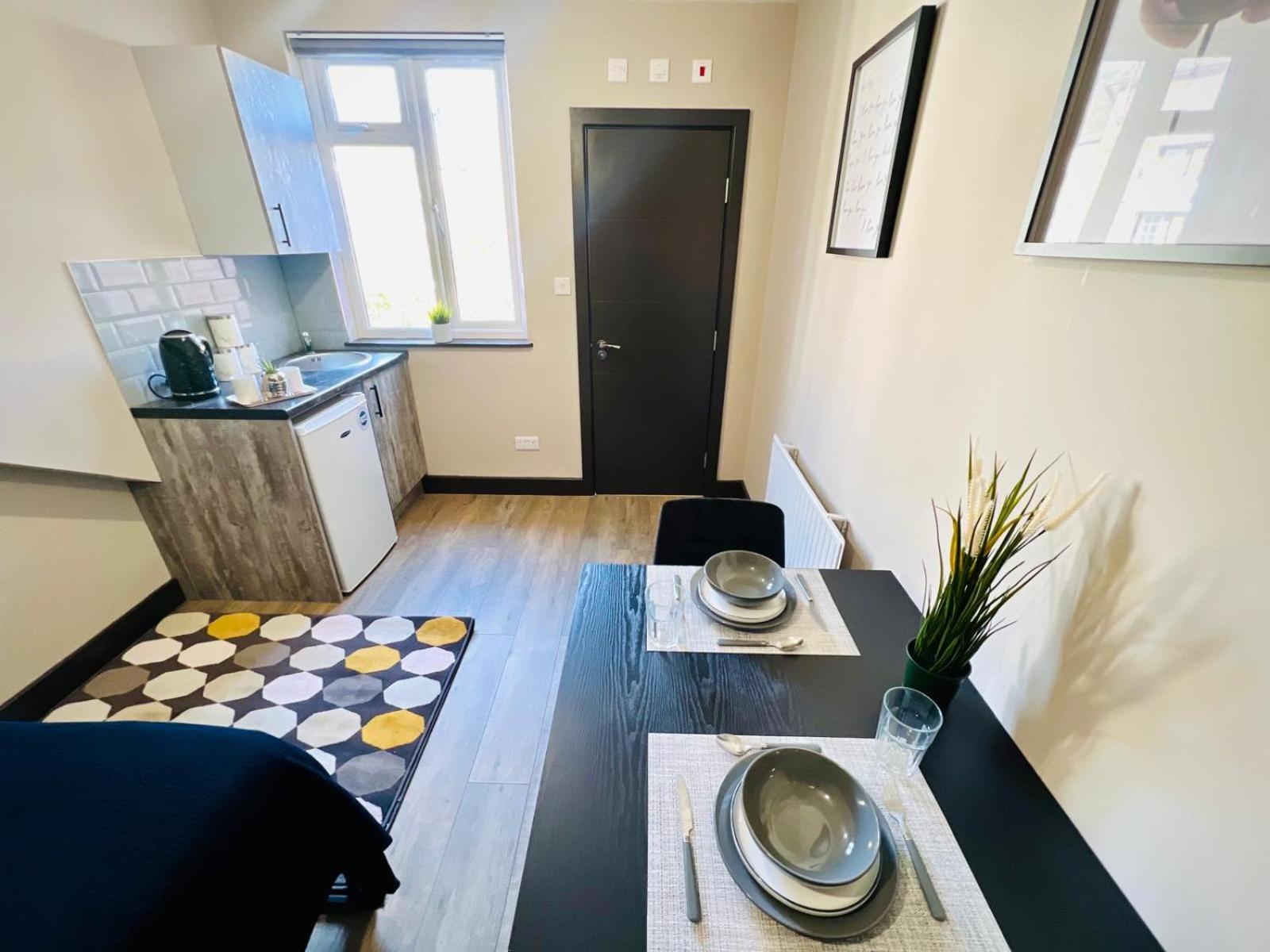 Caledonian House - Vibrant Vibe Apartment