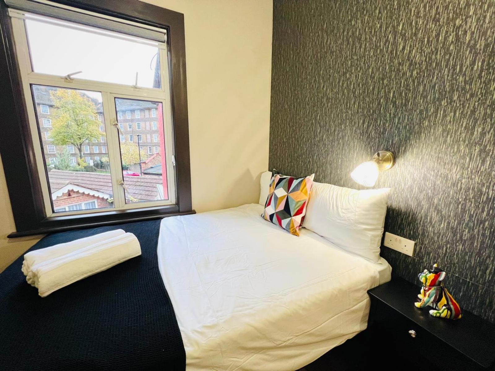 Caledonian House - Vibrant Vibe * London