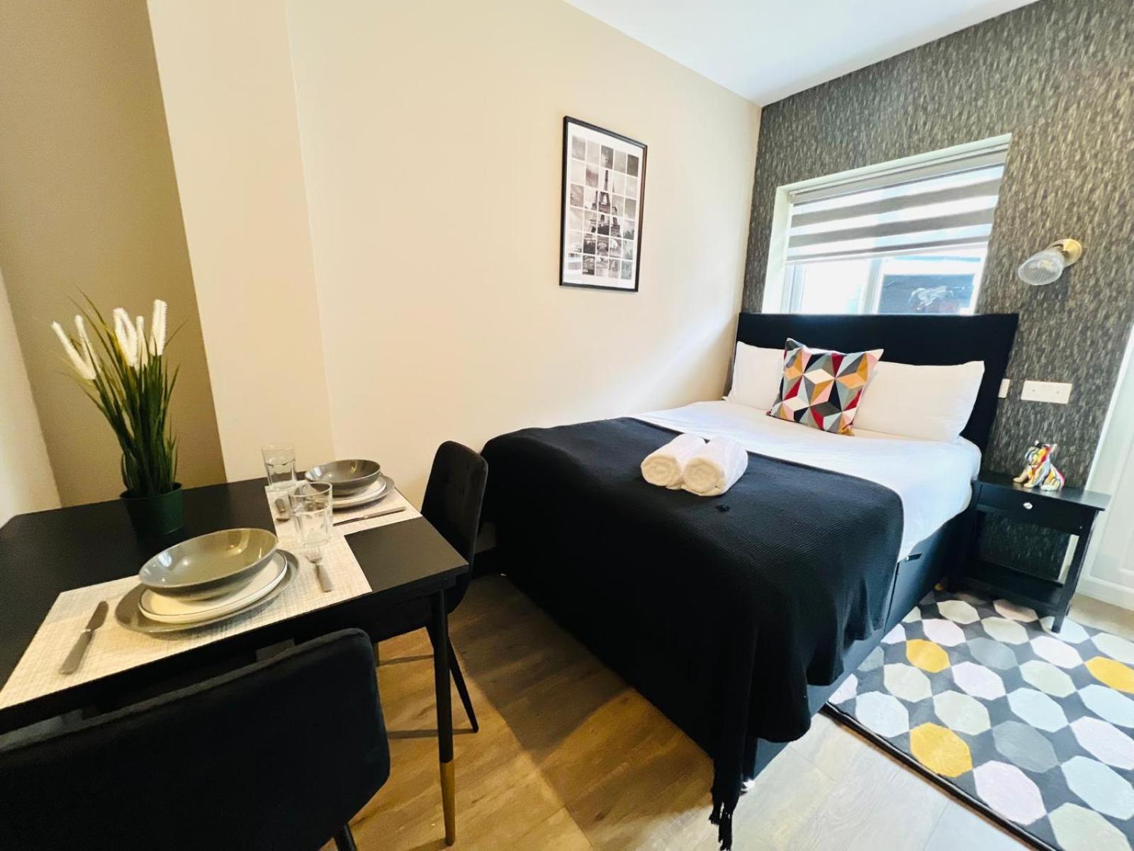 Caledonian House - Vibrant Vibe Apartment