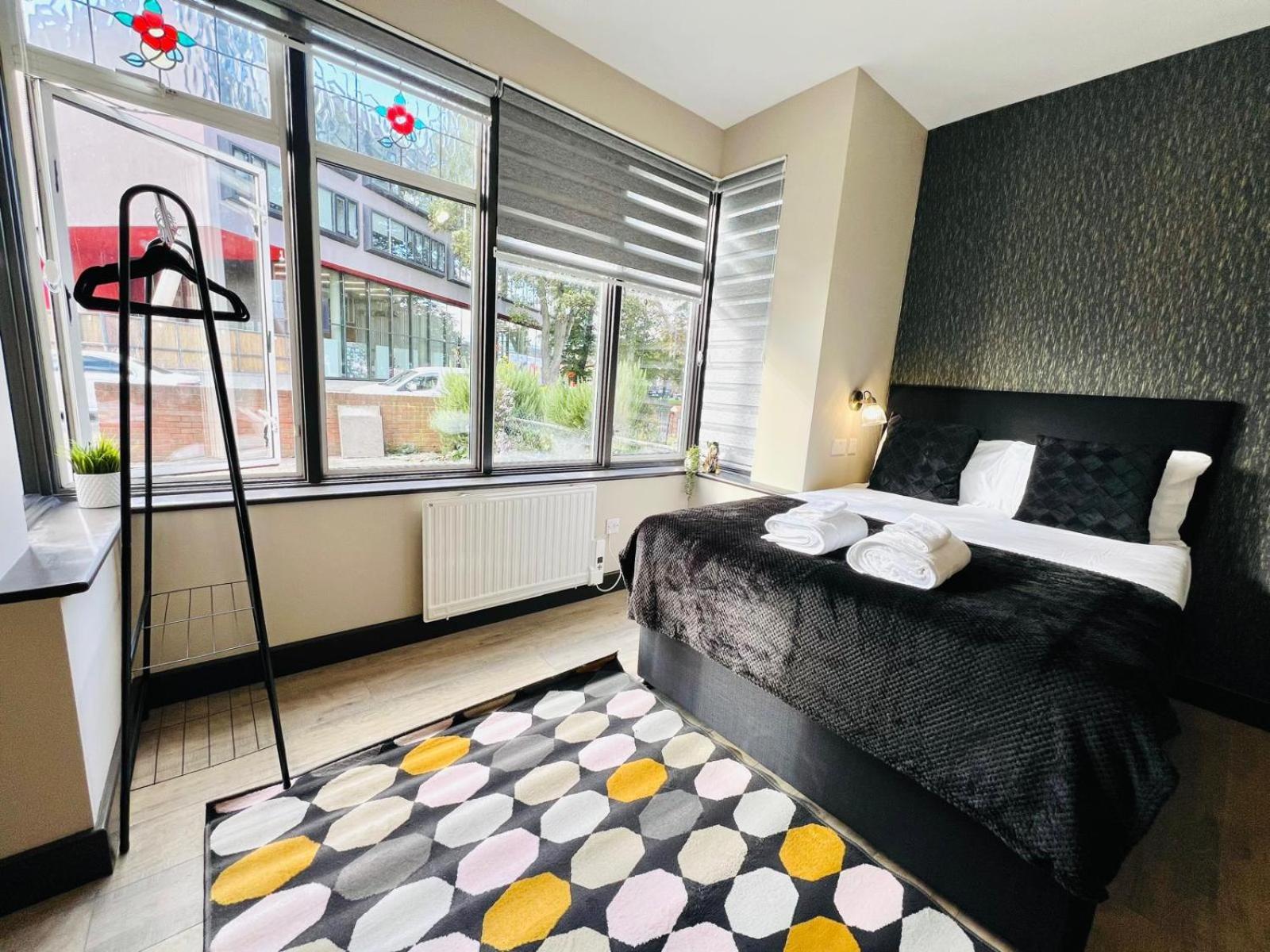 Caledonian House - Vibrant Vibe London