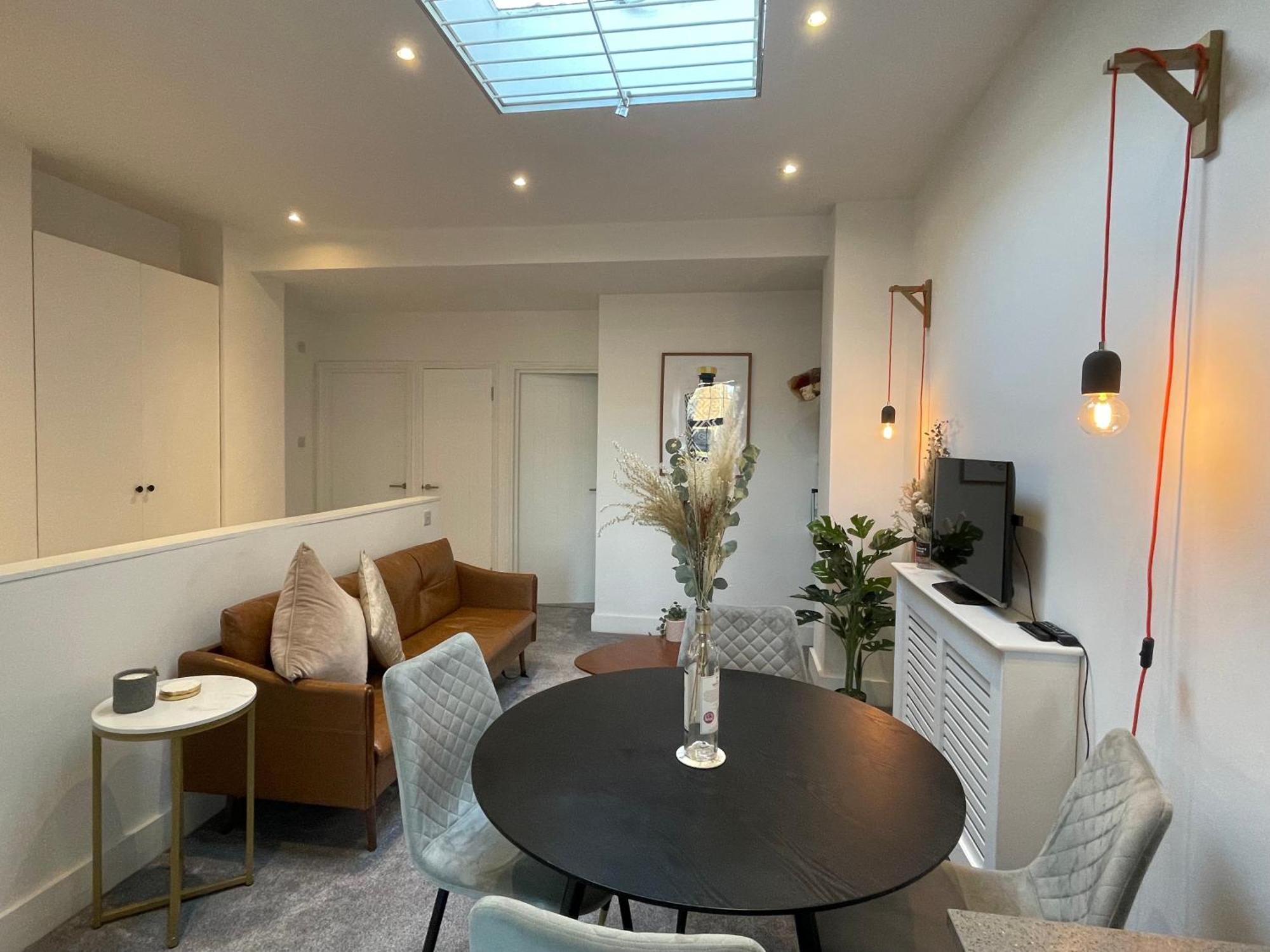 2 Bed Flat West Kensington/fulham *