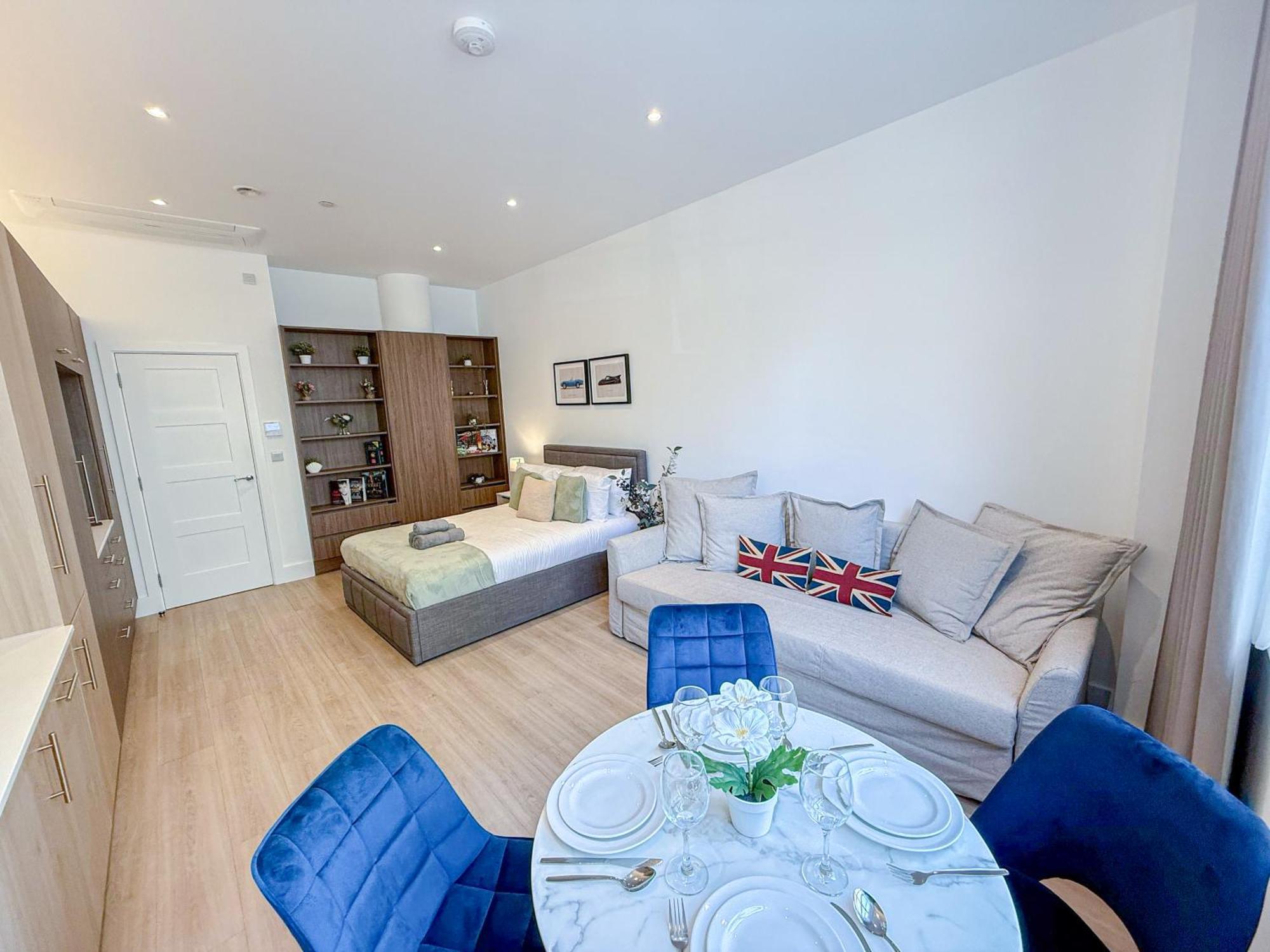 Modern & 3bedroom Flat With Pvt Balcony Steps From Regent's Park Londres