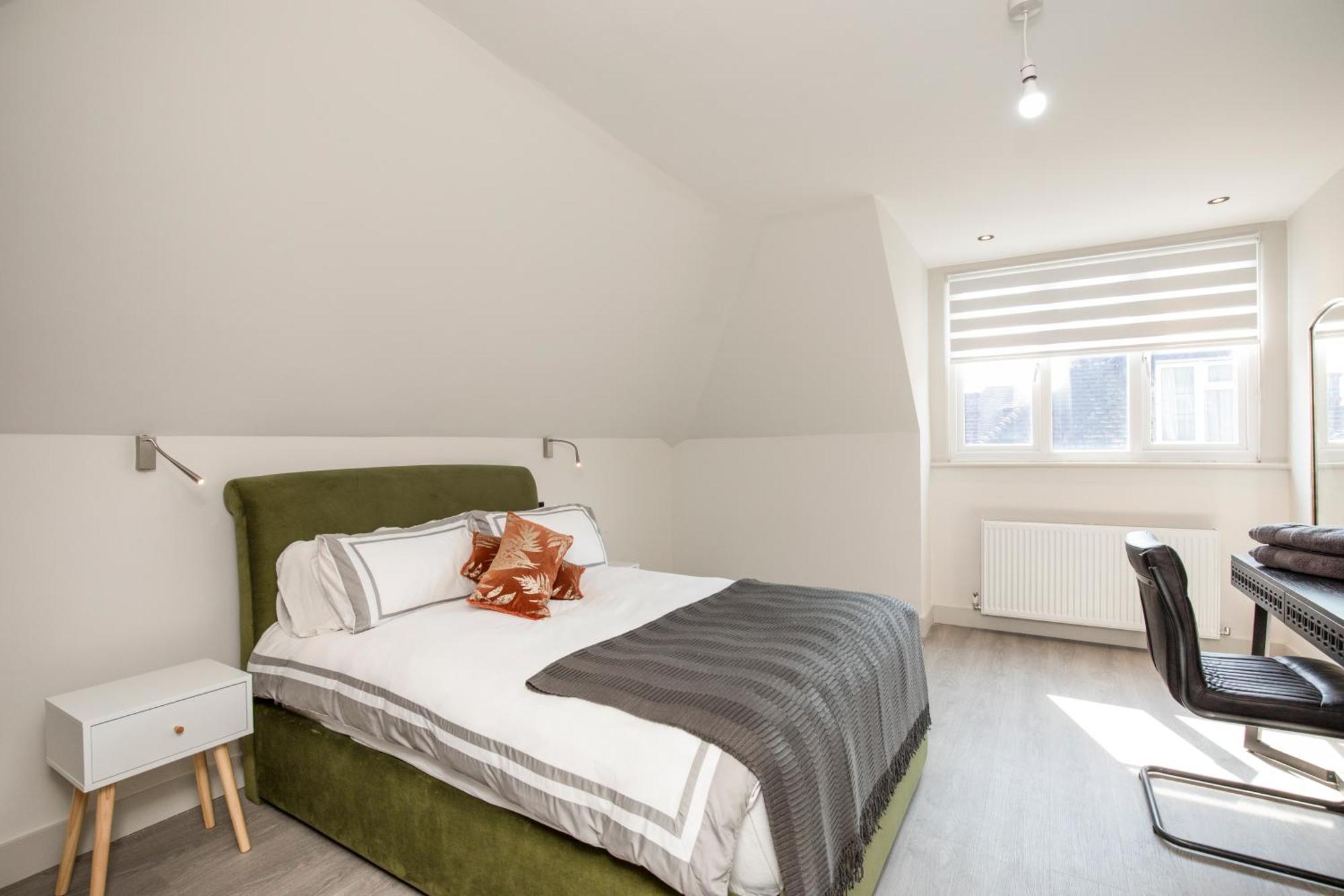 Luxury 3 Bedroom Flat 5 Min To Tube Station Apartment