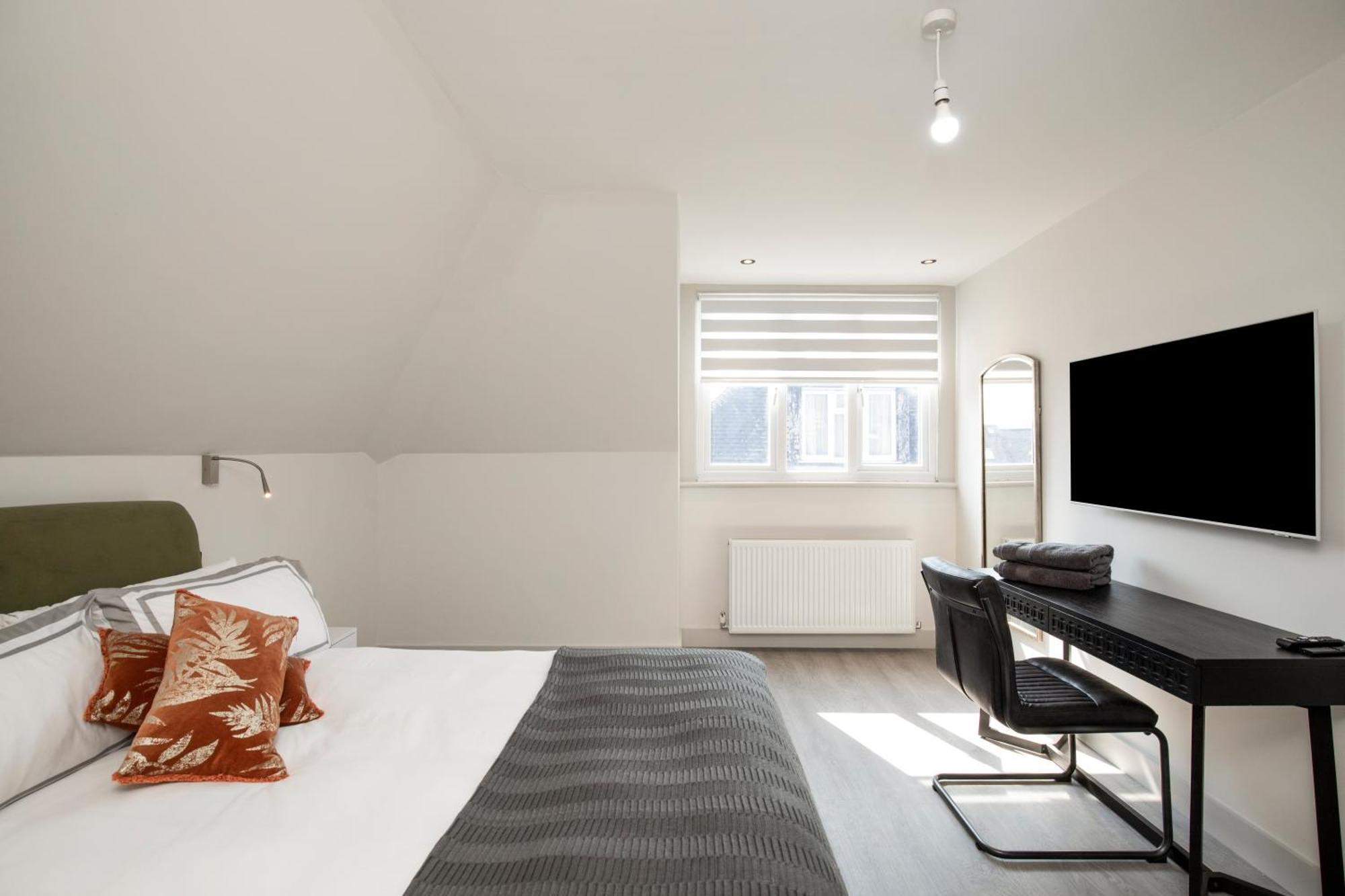 Luxury 3 Bedroom Flat 5 Min To Tube Station Apartment