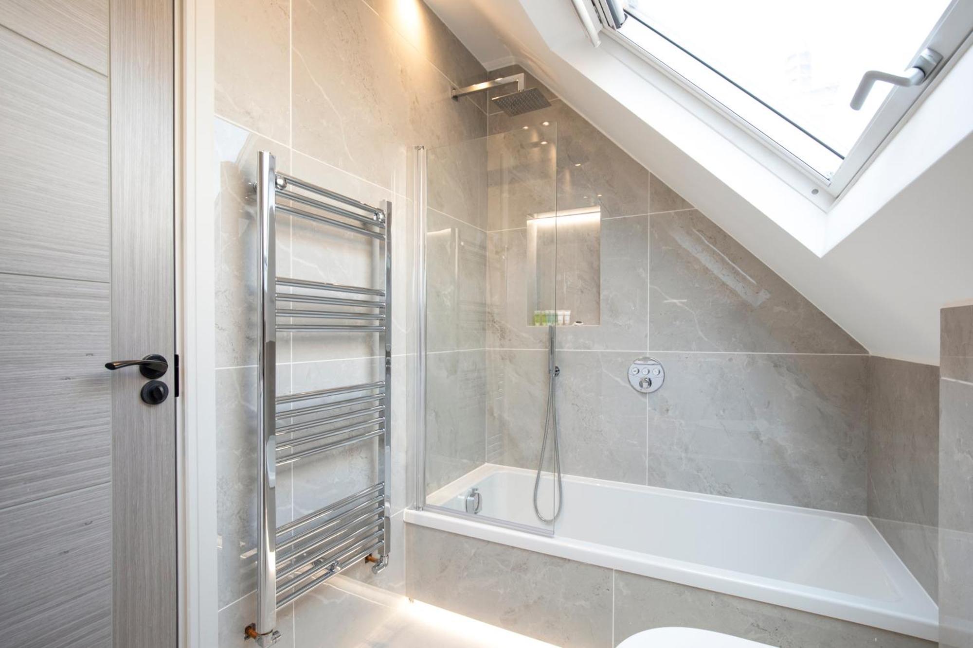 Apartment Luxury 3 Bedroom Flat 5 Min To Tube Station *