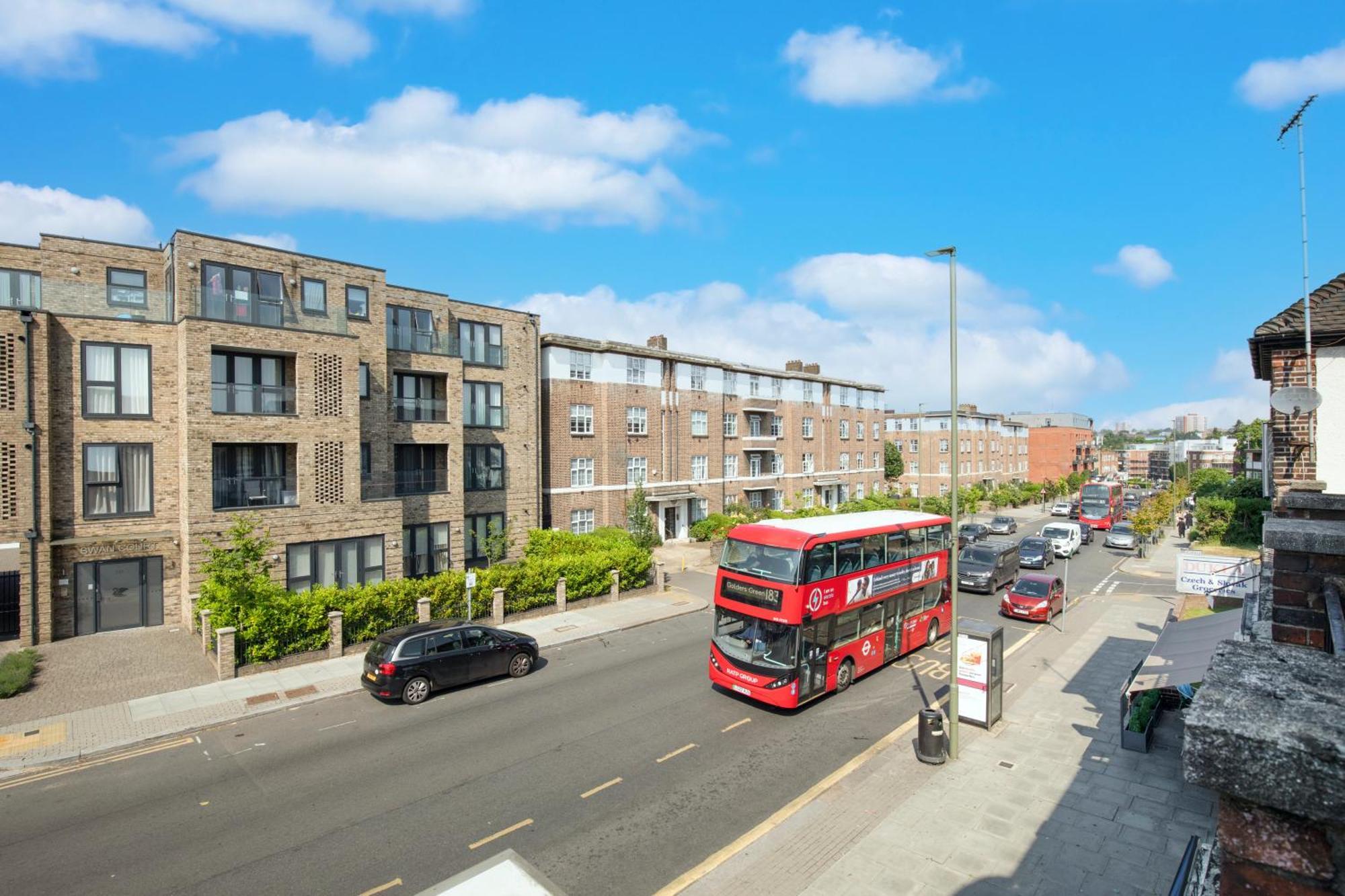 Luxury 3 Bedroom Flat 5 Min To Tube Station Apartment *