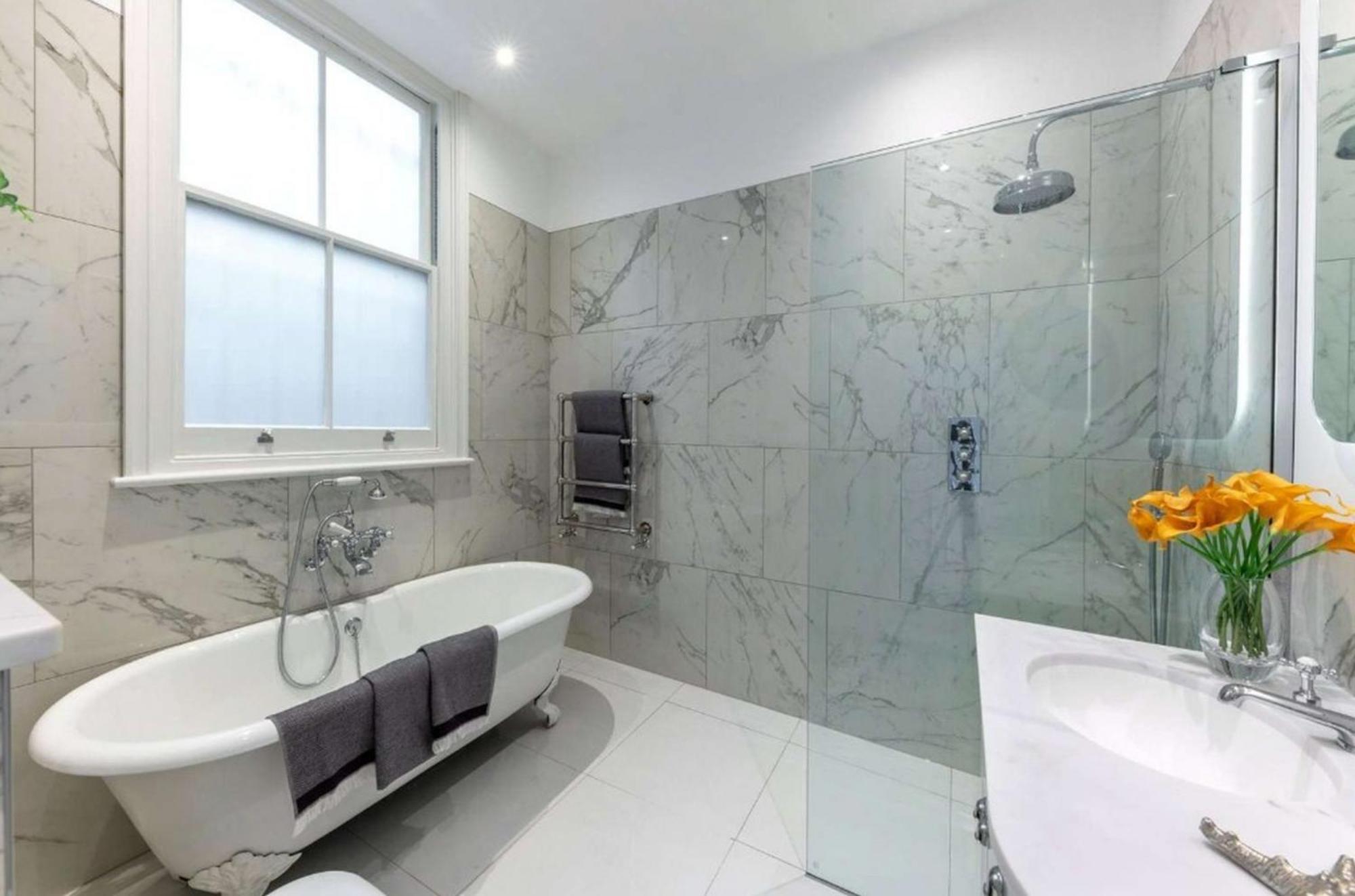 Bright & Spacious 4-bed Flat In Apartment London