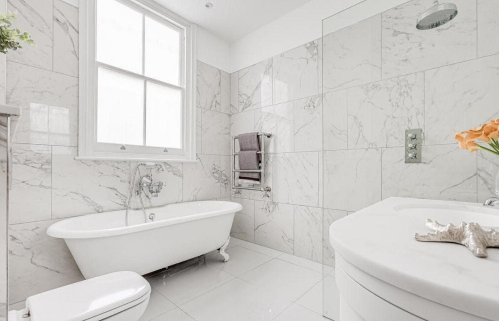 Bright & Spacious 4-bed Flat In Apartment