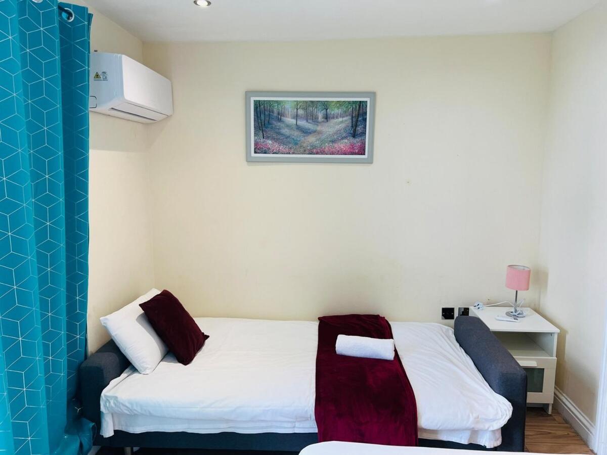 Beautiful One Bedroom Flat In Location London