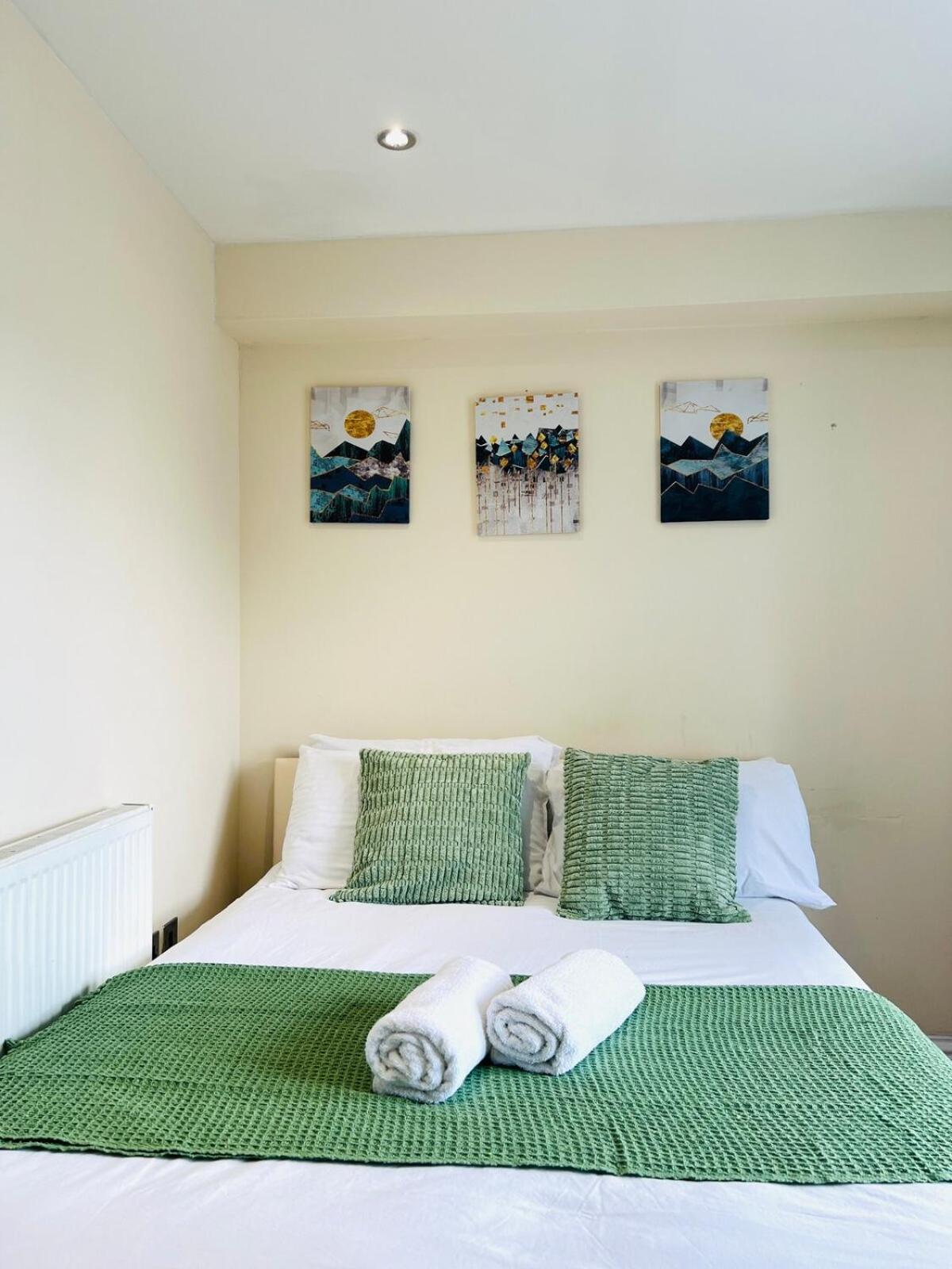 Beautiful One Bedroom Flat In Location London