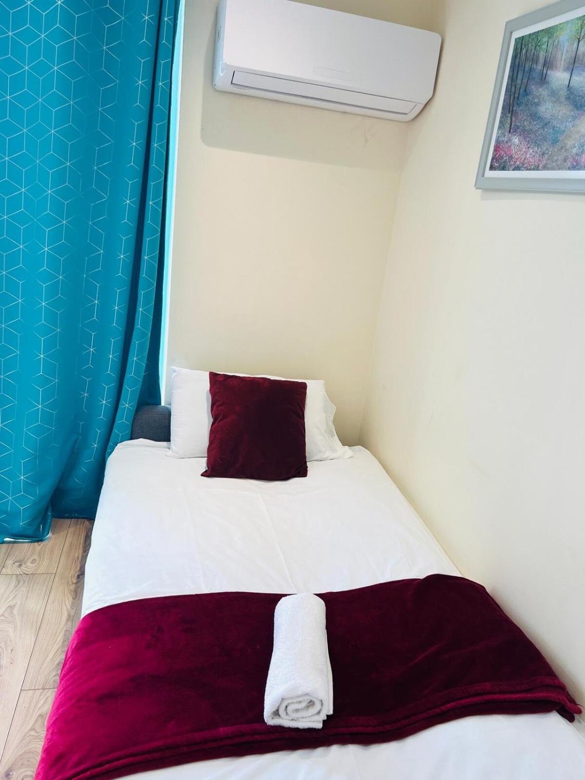 Beautiful One Bedroom Flat In Location Apartment *