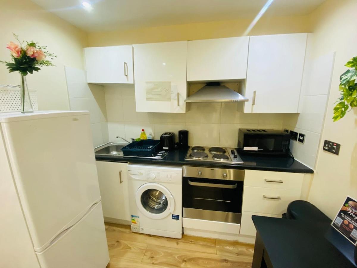 Beautiful One Bedroom Flat In Location * London