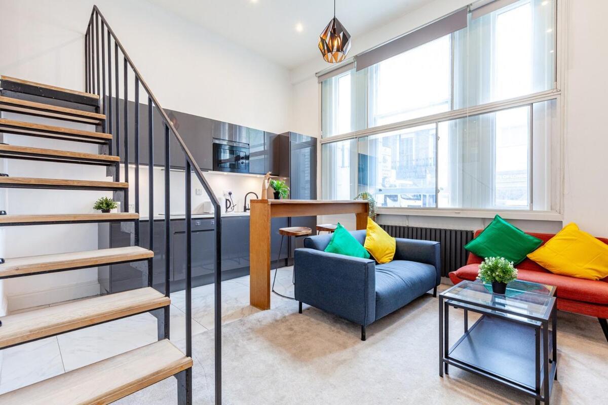 Two Bedroom Flat Next To Paddington St *