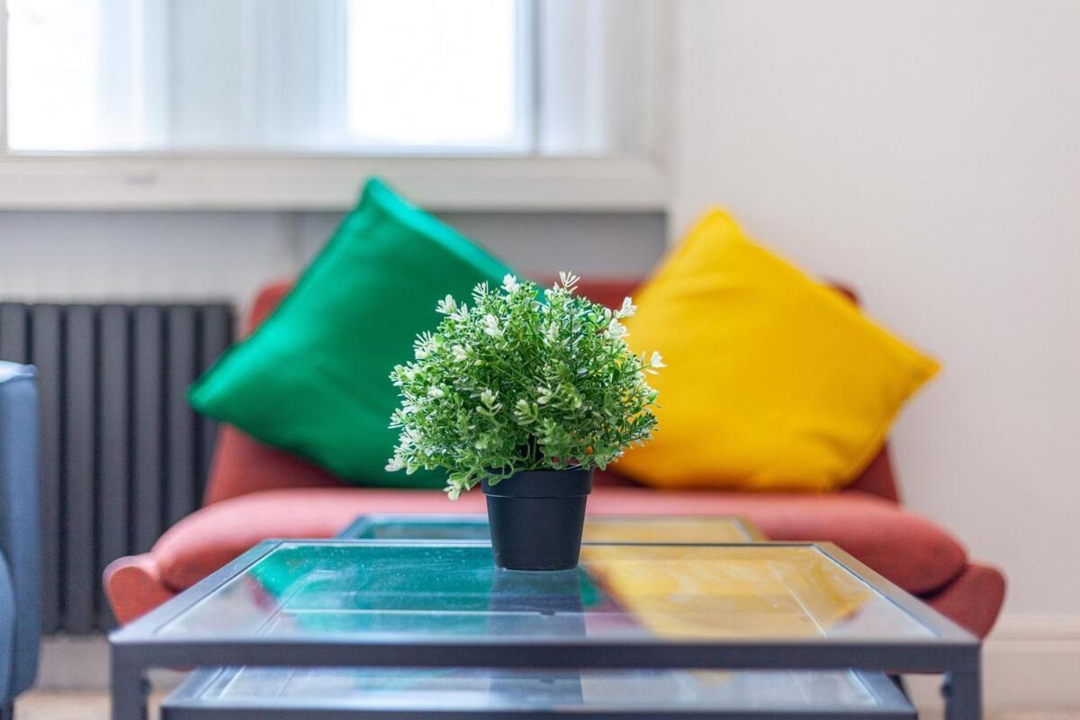 Two Bedroom Flat Next To Paddington St