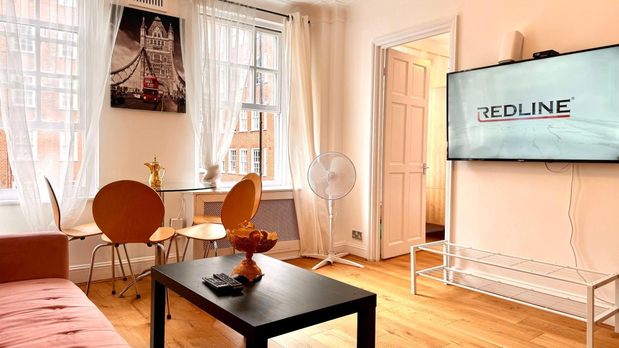 Stylish 2 Bedroom By Ali * London