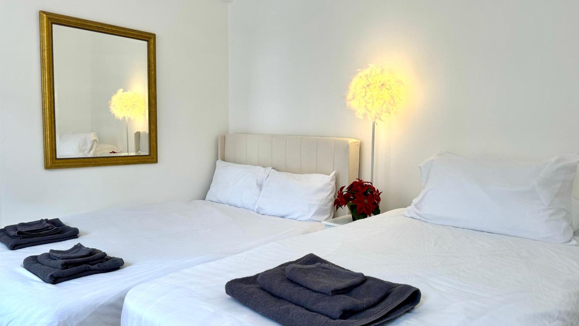 Apartment Stylish 2 Bedroom By Ali