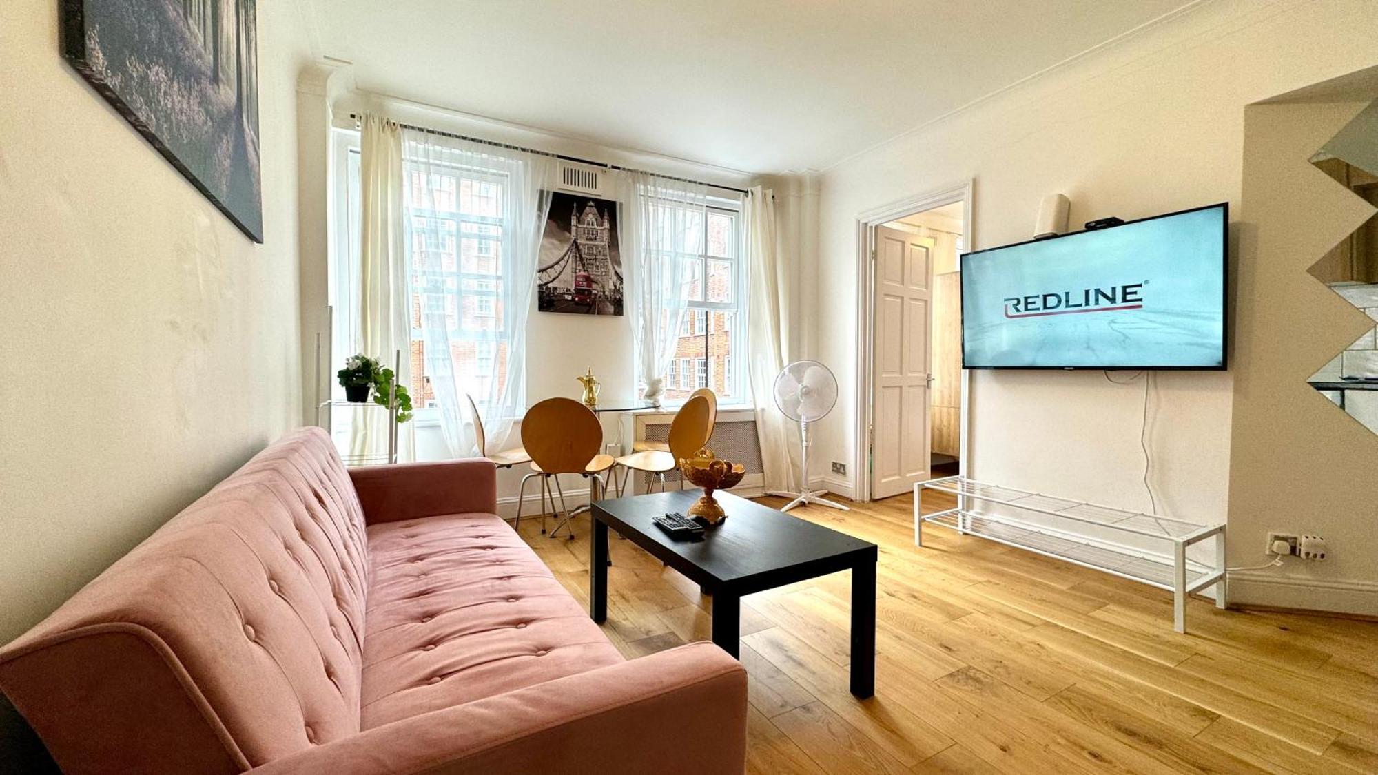 Stylish 2 Bedroom By Ali * London