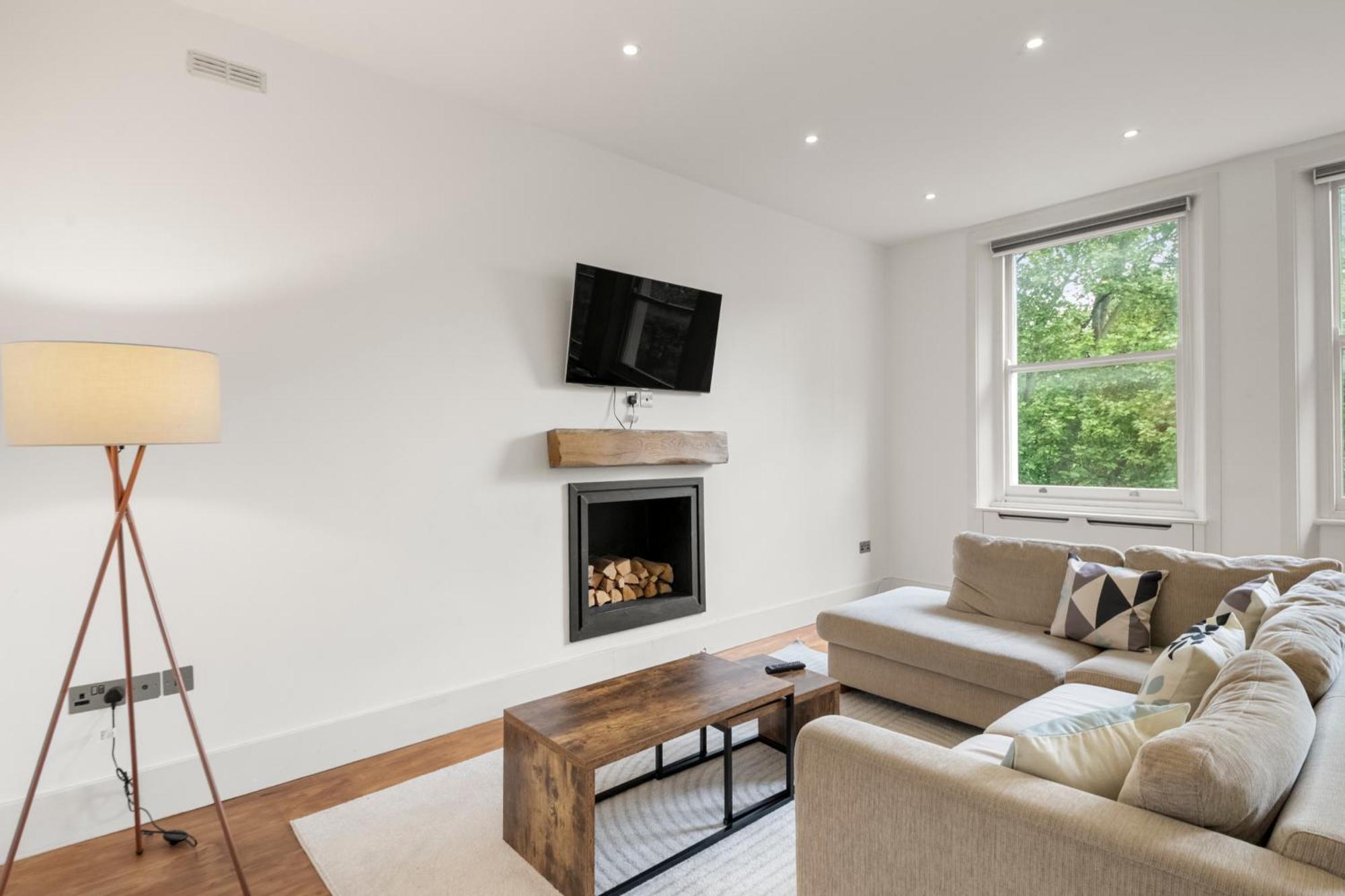 Apartment Prime 2 Bedroom Apt, Kensington Garden Square View *