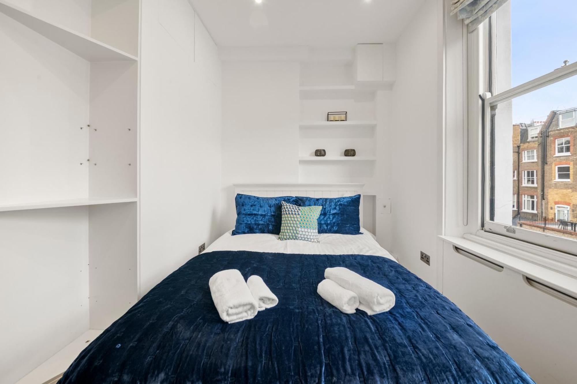 Prime 2 Bedroom Apt, Kensington Garden Square View Apartment