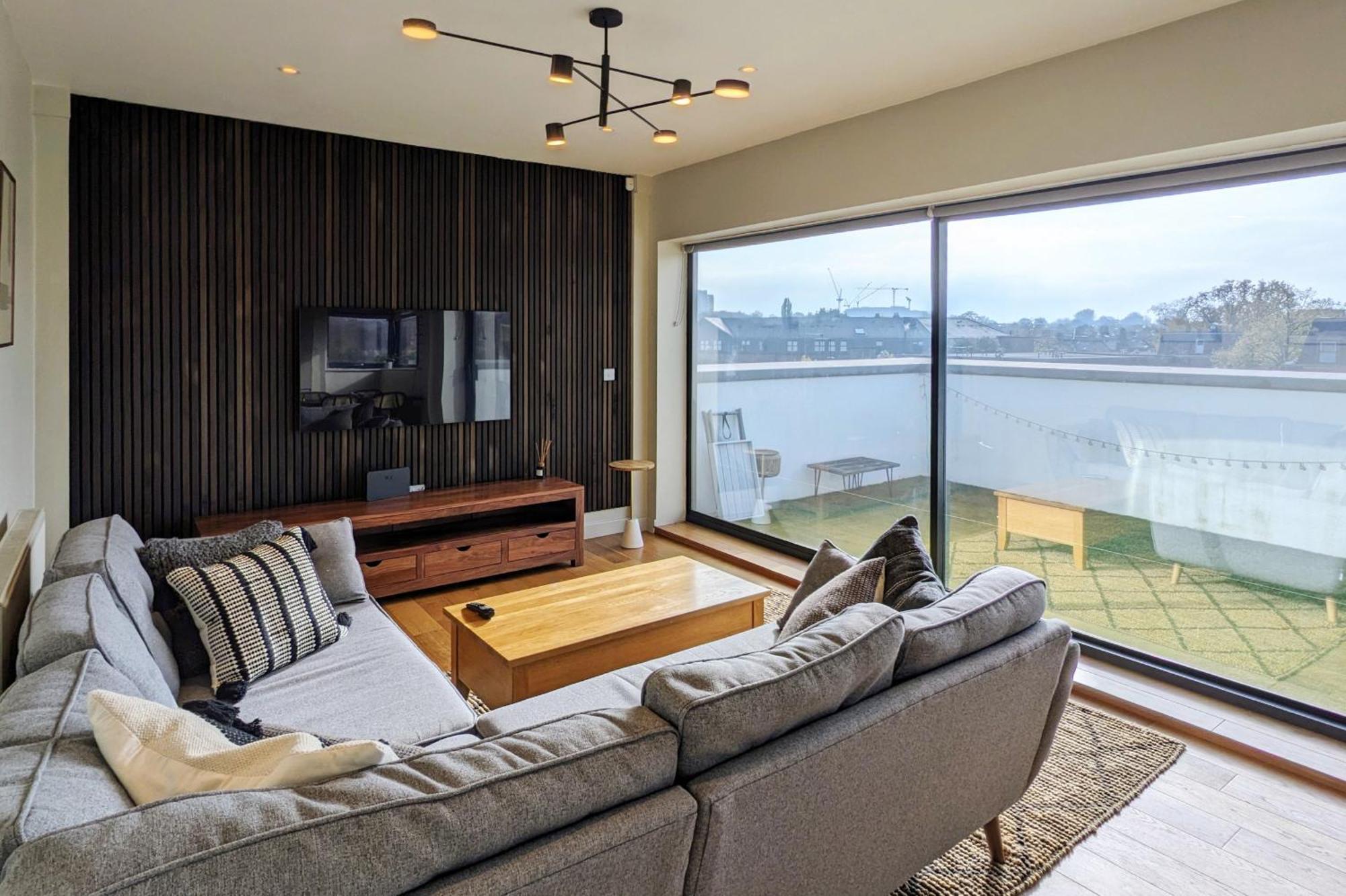 Madison Hill - Clapham Park 1 - 2 Bedroom Penthouse * London