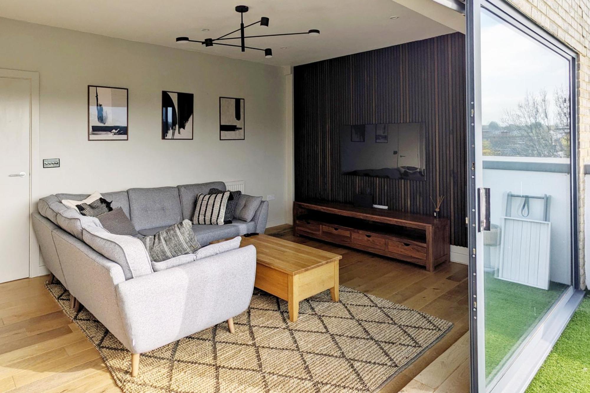 Clapham Park 1 Apartment