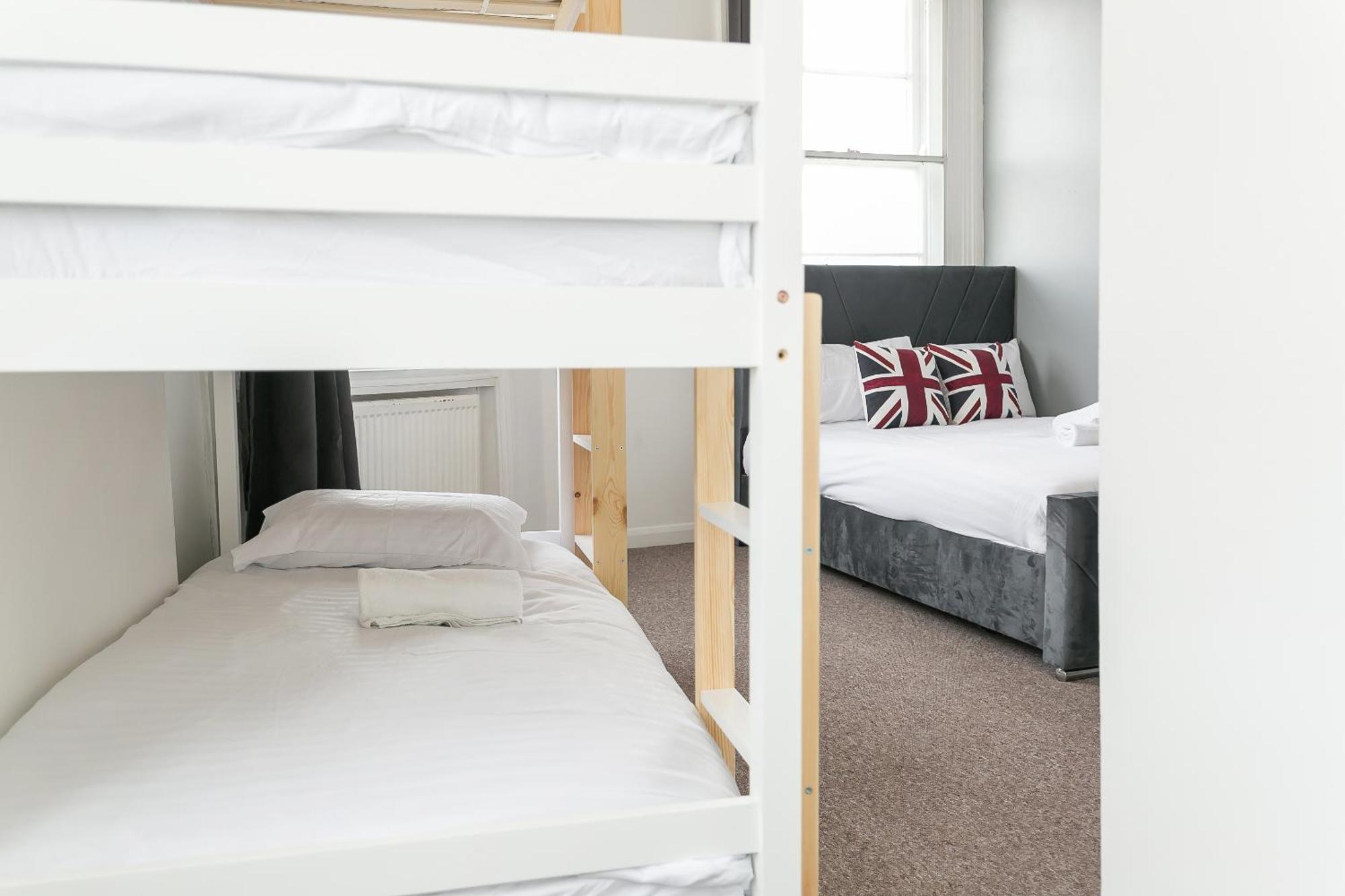 Hostel King Cross Collective - By Aura *