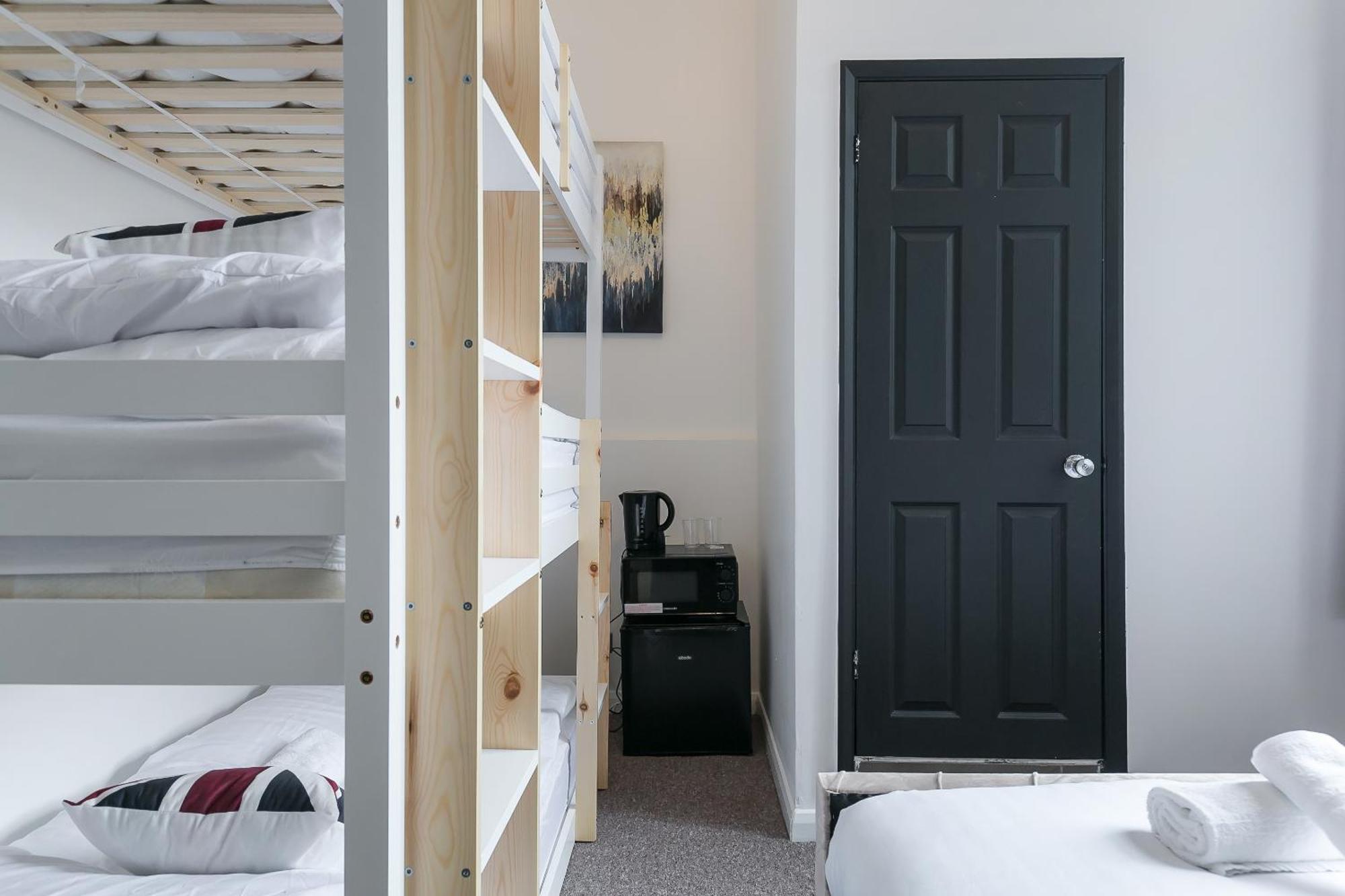 Hostel King Cross Collective - By Aura *