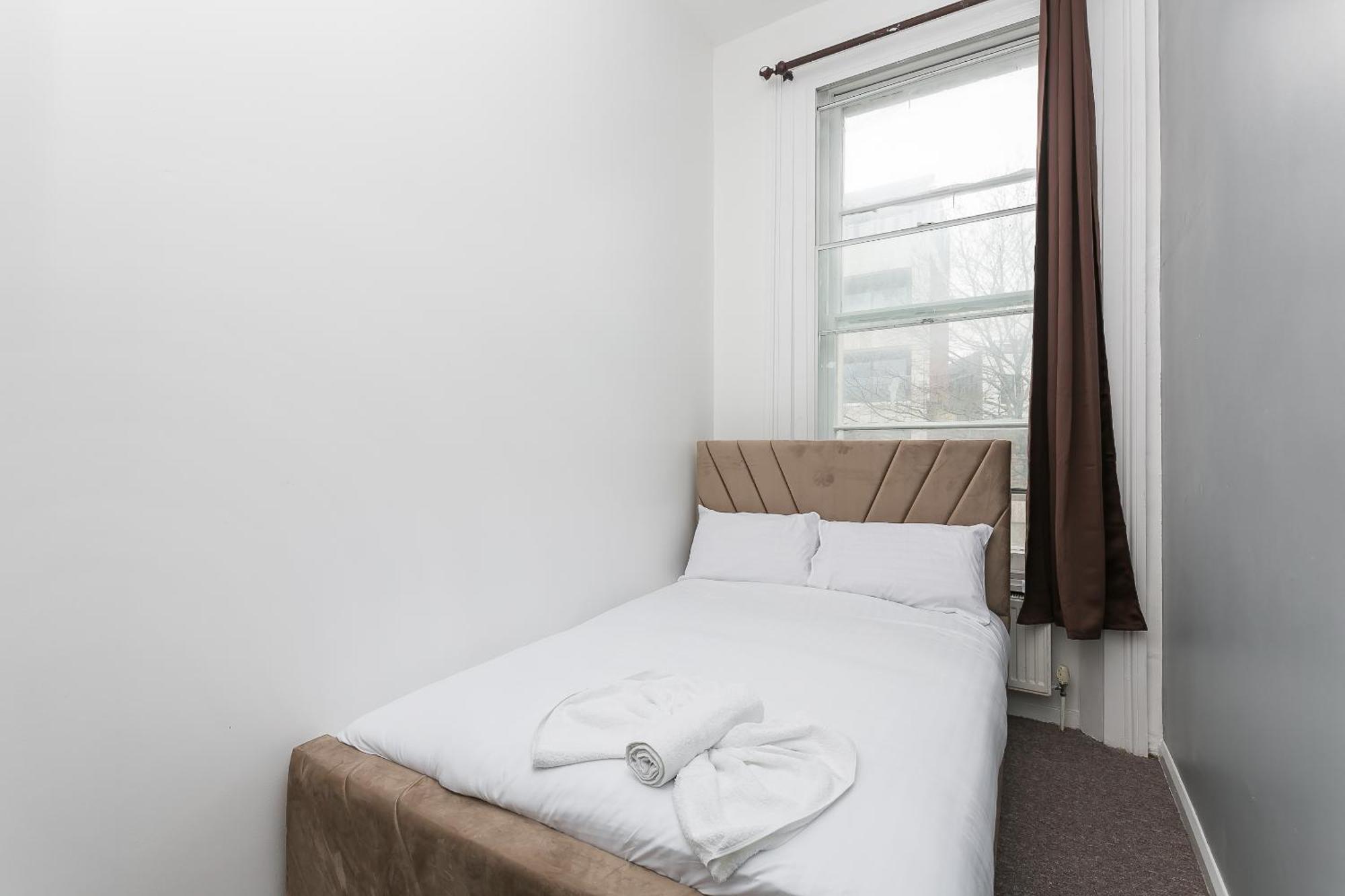 Hostel King Cross Collective - By Aura Londen