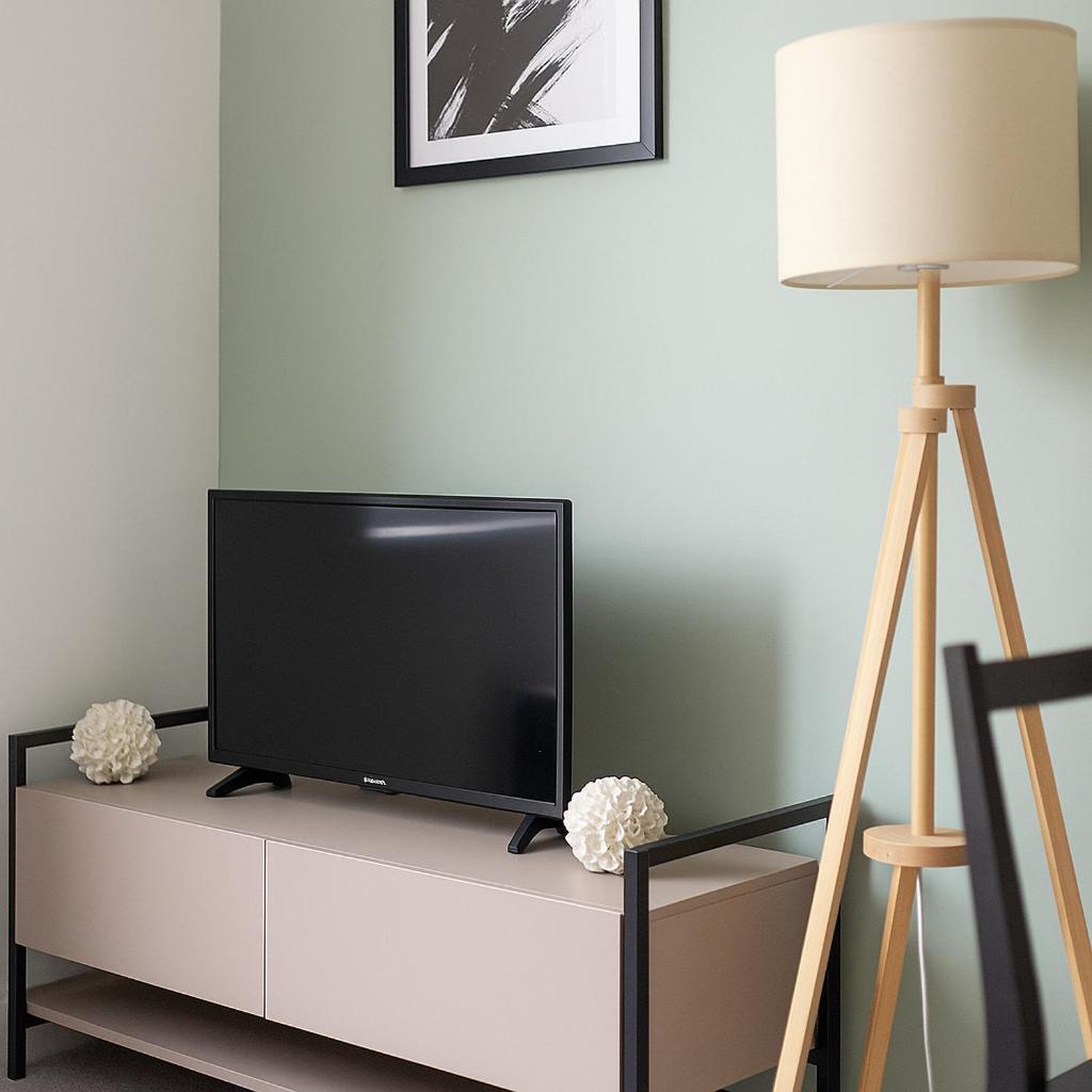 Large Flat In Quiet Area Near Seven Sisters