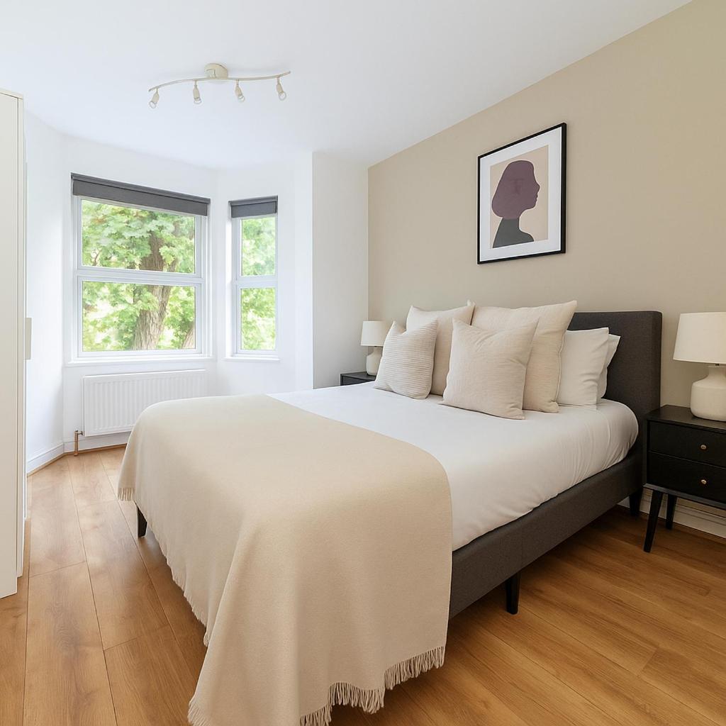 Large Flat In Quiet Area Near Seven Sisters *