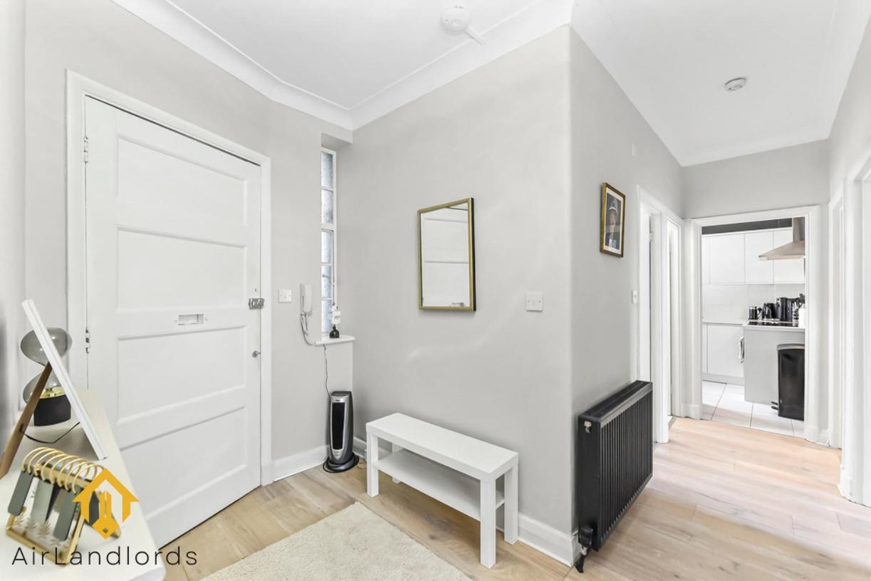 Stylish 3-bedroom Flat In Belsize Park Perfect For Families Business Trips! Leilighet