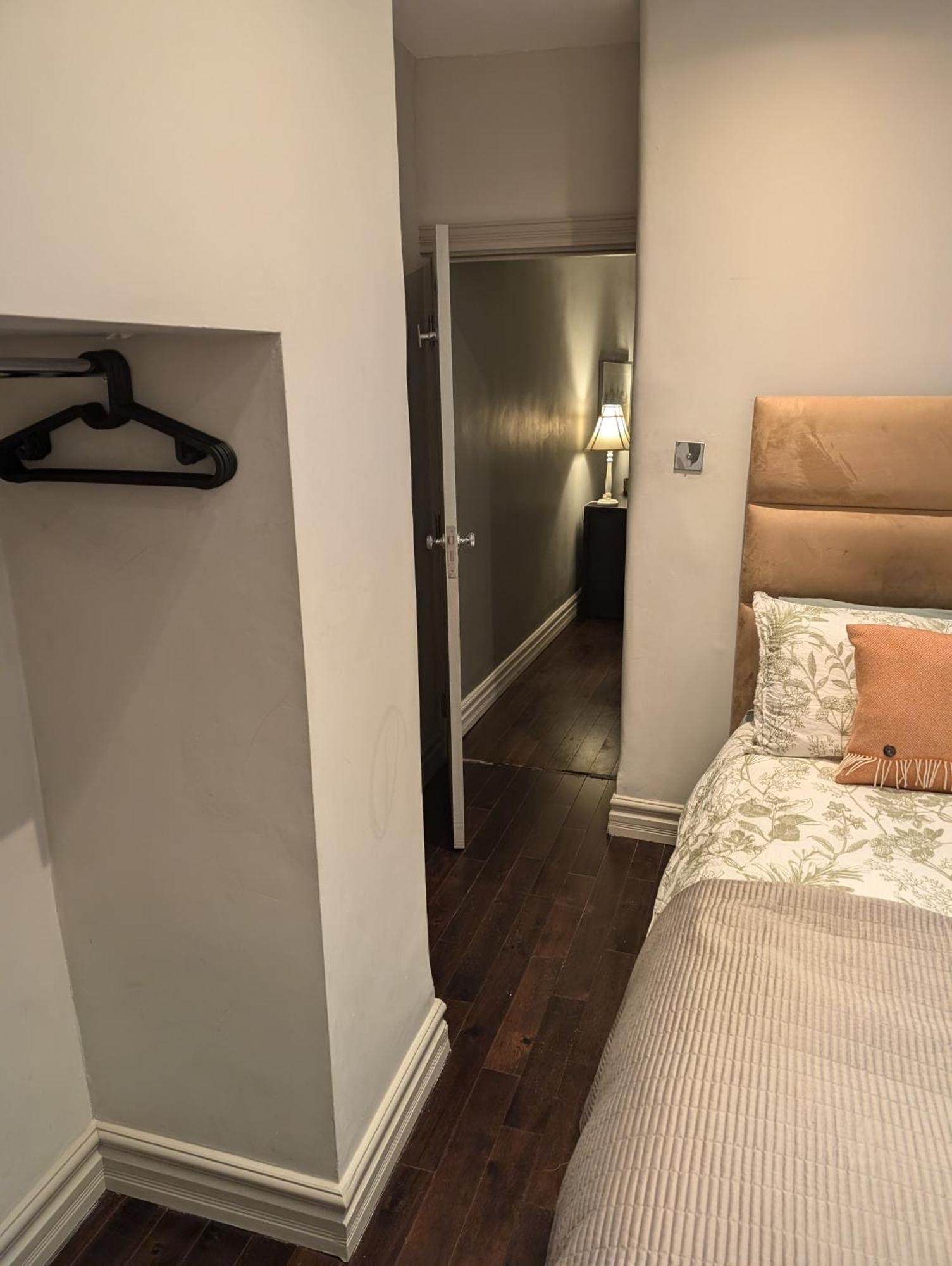 Beautiful 1 Bed Flat Fulham, *