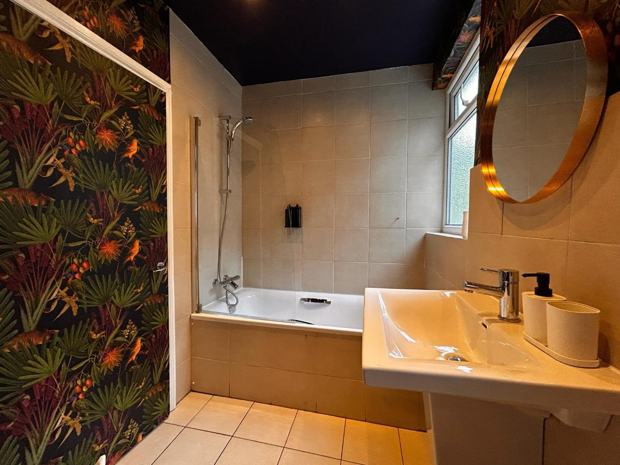 Rest Boutique Willesden Apartment *