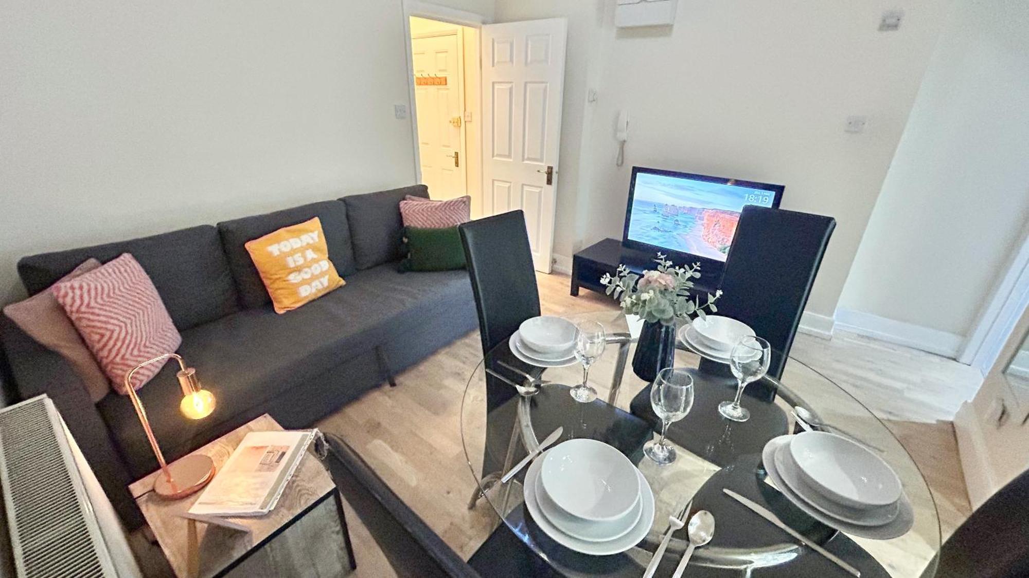 1-bedroom Flat With Small Garden & Paid Parking In Finsbury Park, Highbury London